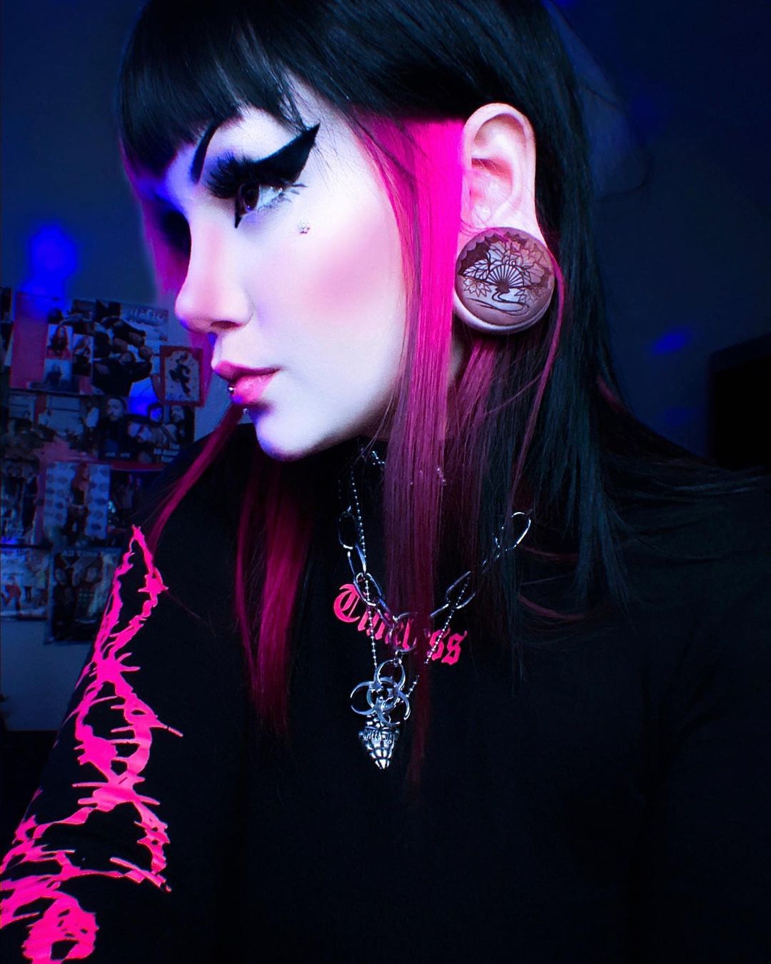 Custom Plugs - Silver & Rose Quartz Wand Necklace