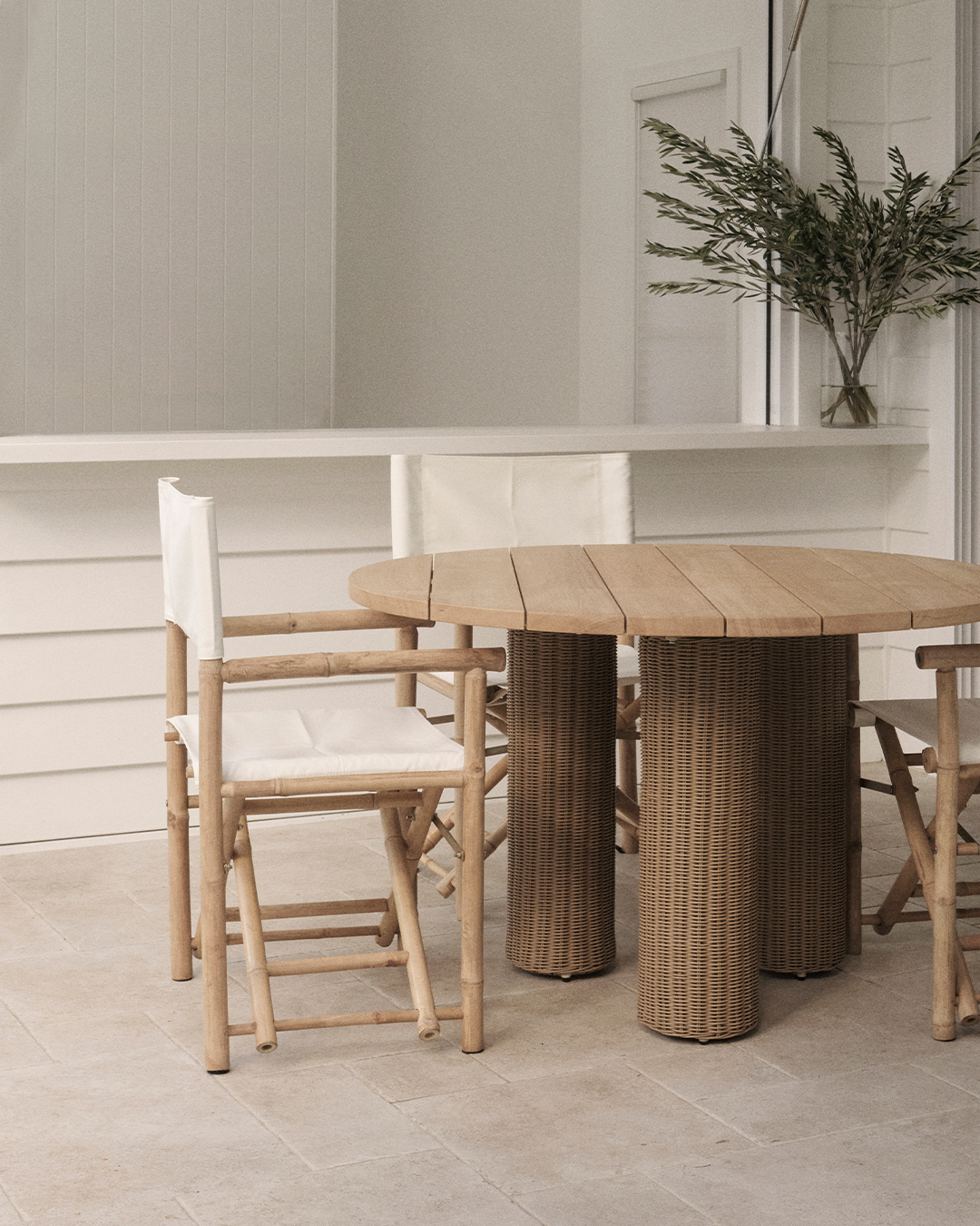 Outdoor Banga Round Dining Table