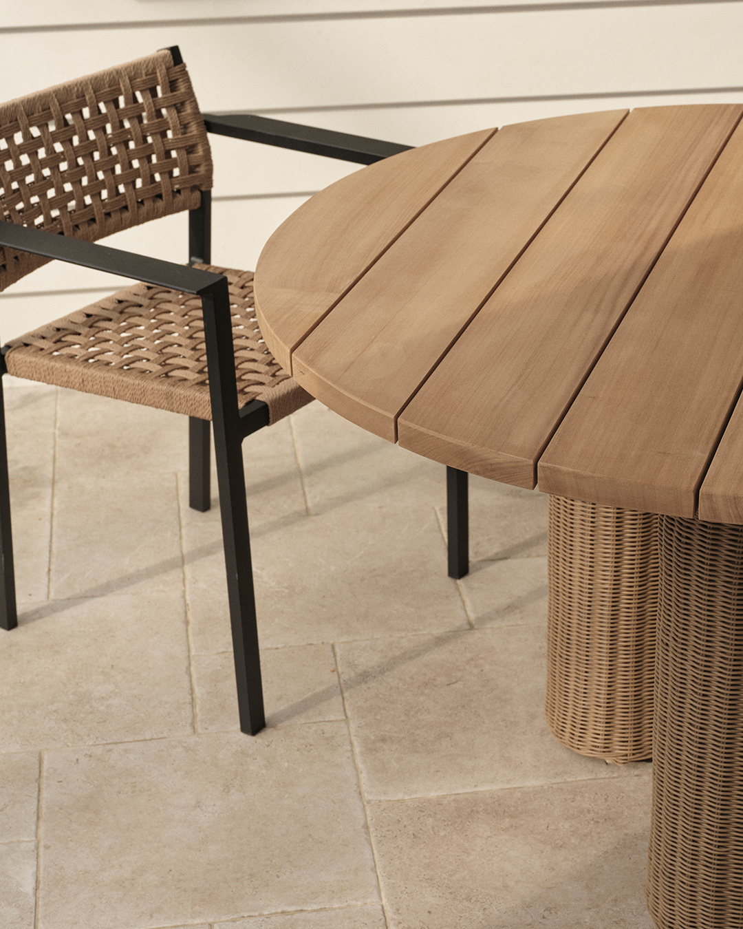 Outdoor Banga Round Dining Table