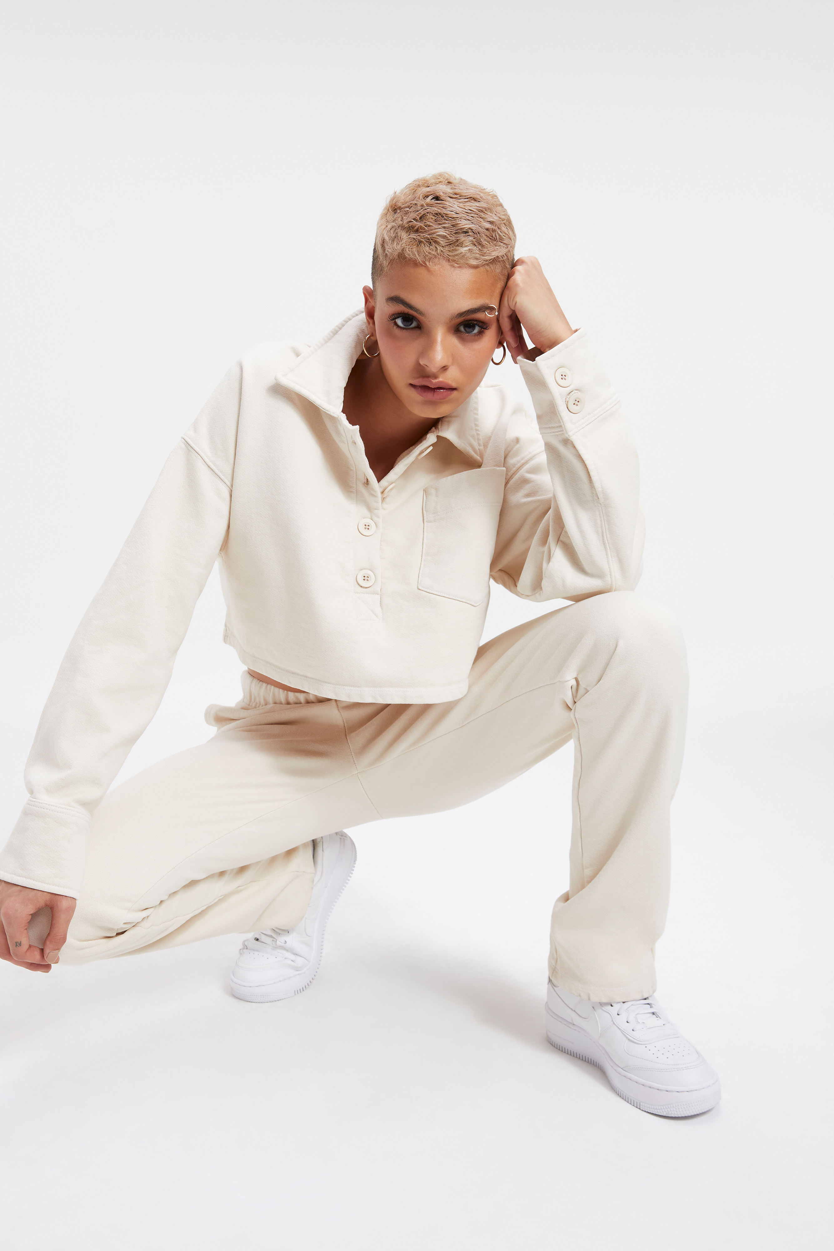 RELAXED FLEECE PANT in BONE001 styled with our CROPPED FLEECE POLO in BONE001