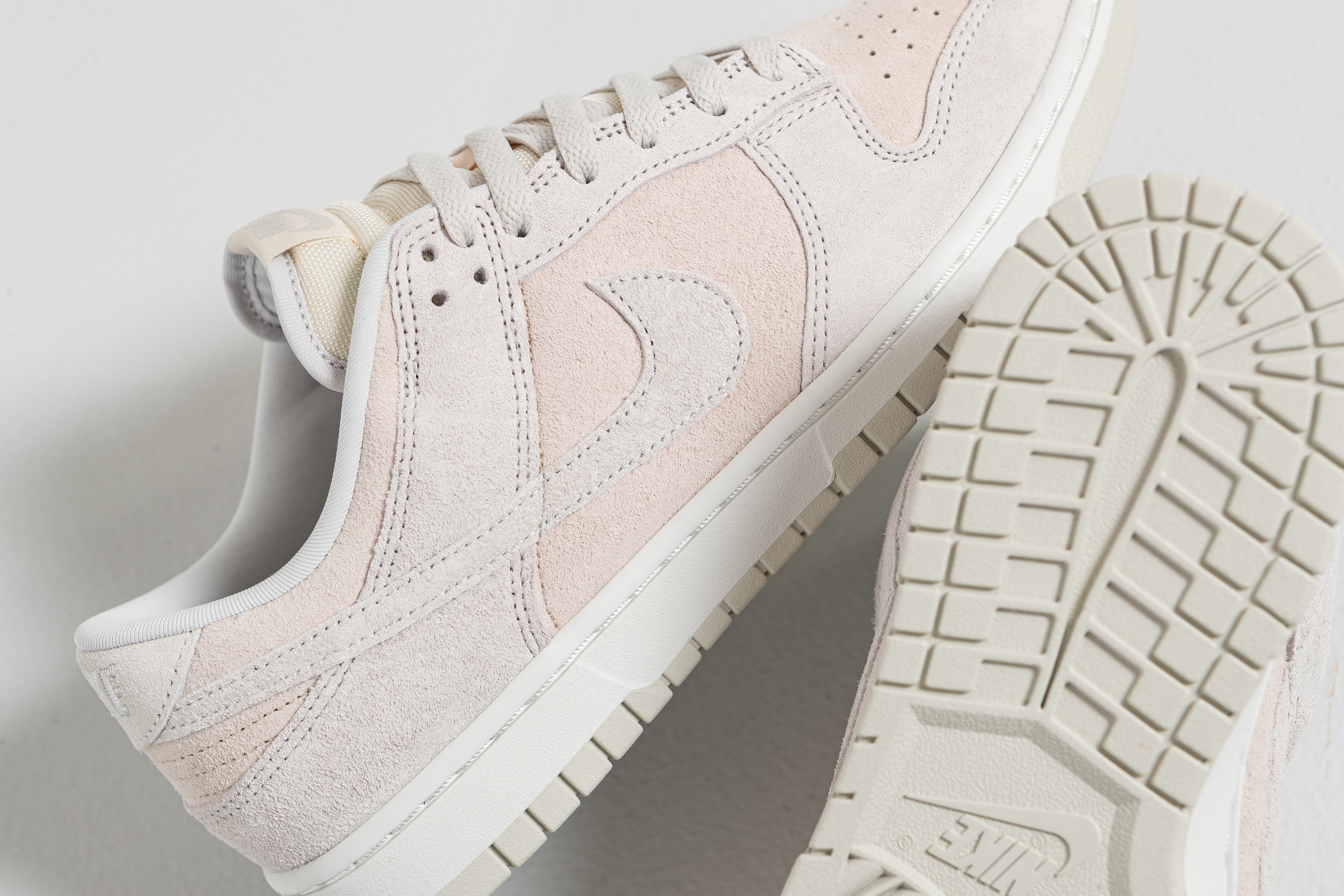 Nike - Dunk Low Retro PRM - Vast Grey/Summit White-Pearl White - Up There