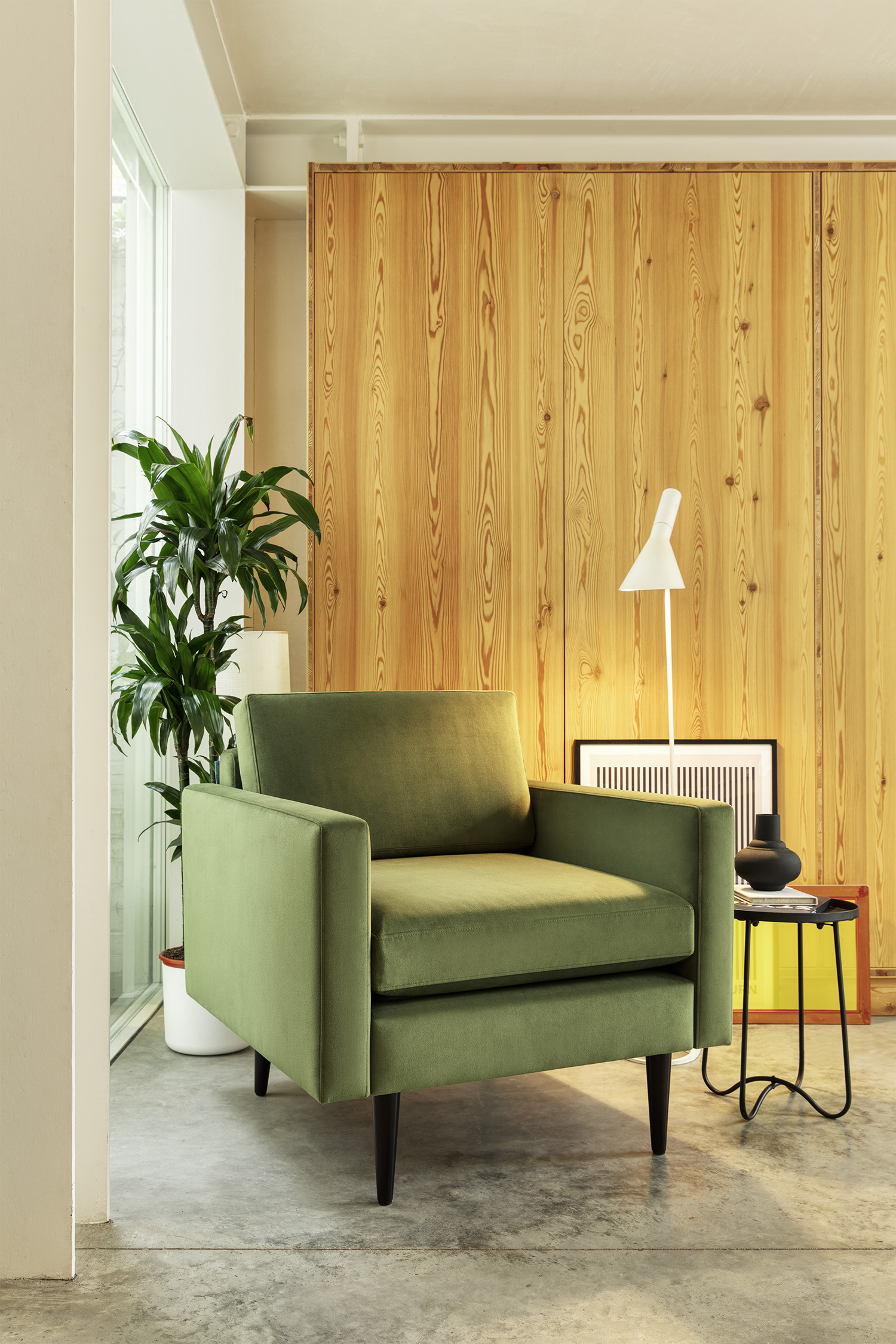 Model 01 Armchair in Vine Velvet