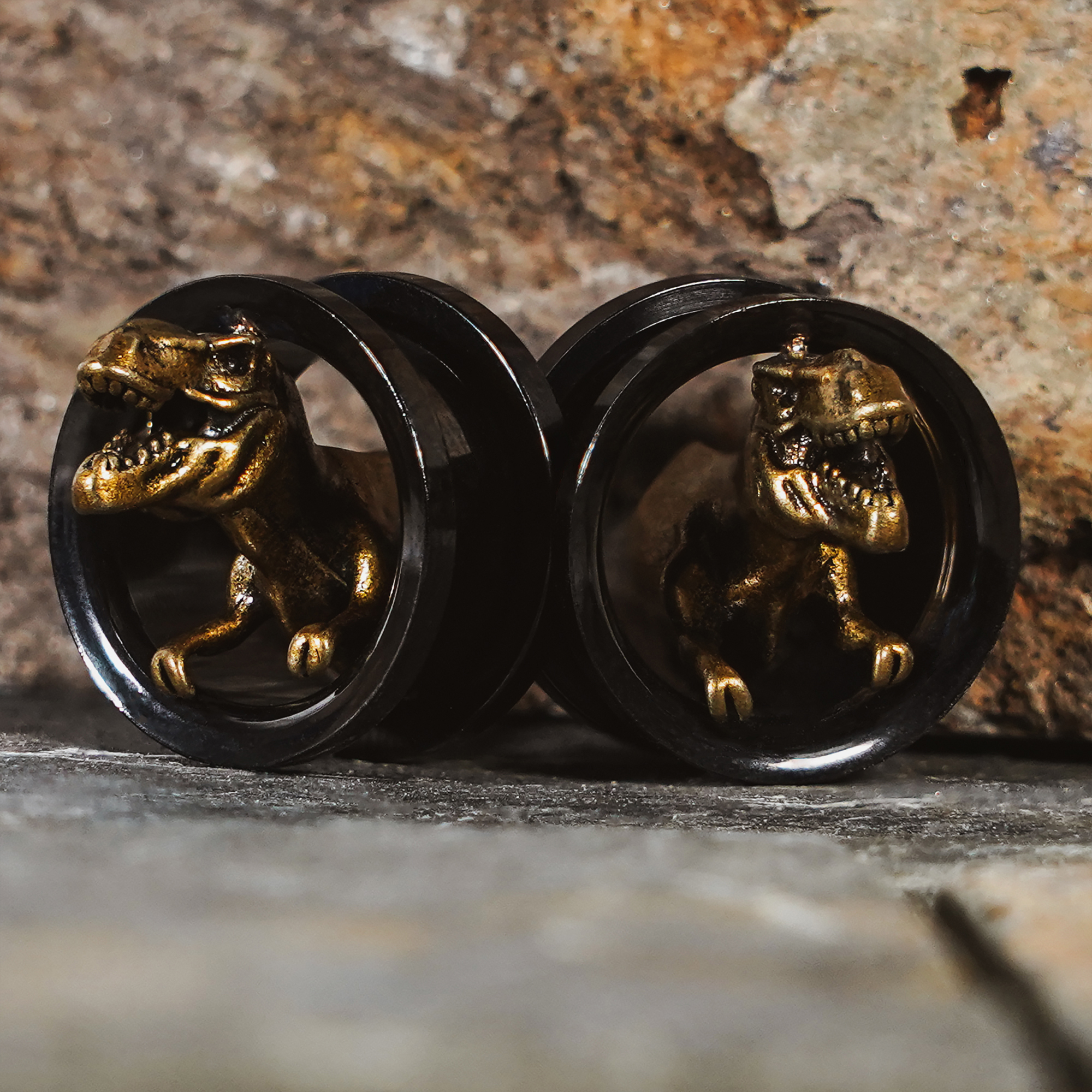  Schwarzer Stahlschraub T-Rex Plug / Tunnel / gauge