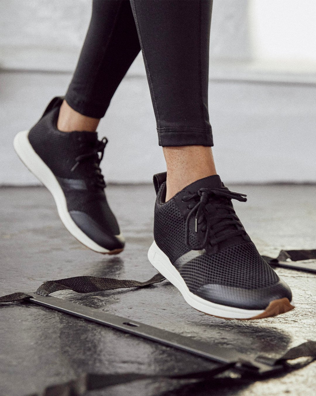 The Henry Mid Trainer Base