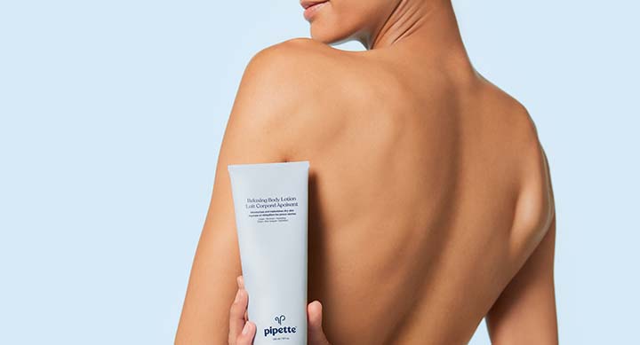 Women holding Relaxing Body Lotion.