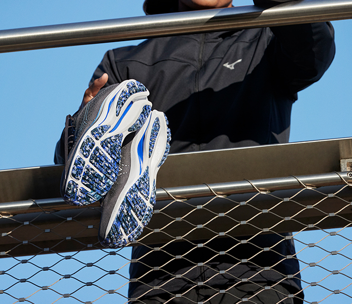 mizuno wave rider wide fit