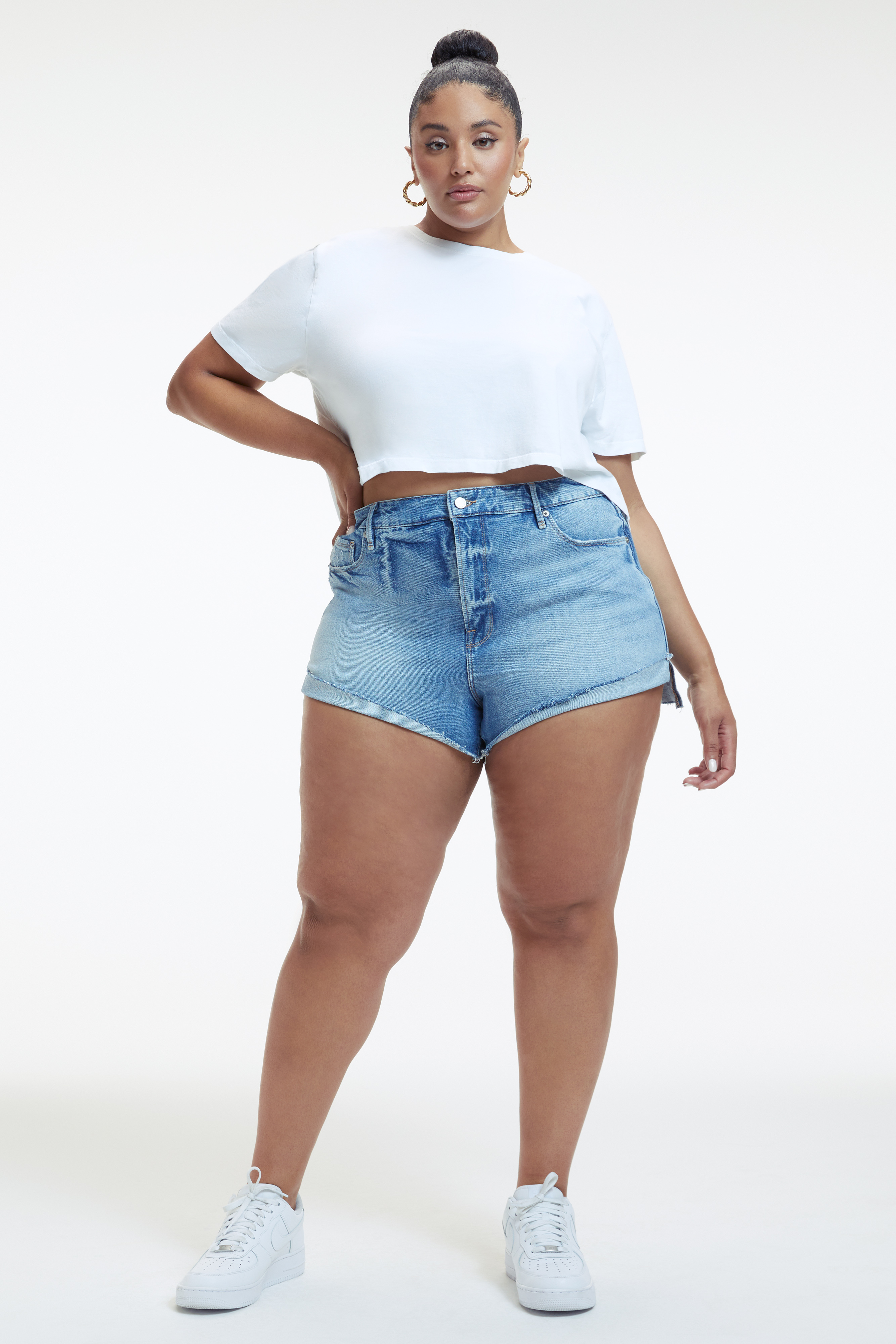 GOOD CURVE SHORT in INDIGO105 styled with our COTTON CROPPED TEE in WHITE001, or COTTON CROPPED LONG SLEEVE TEE in WHITE001