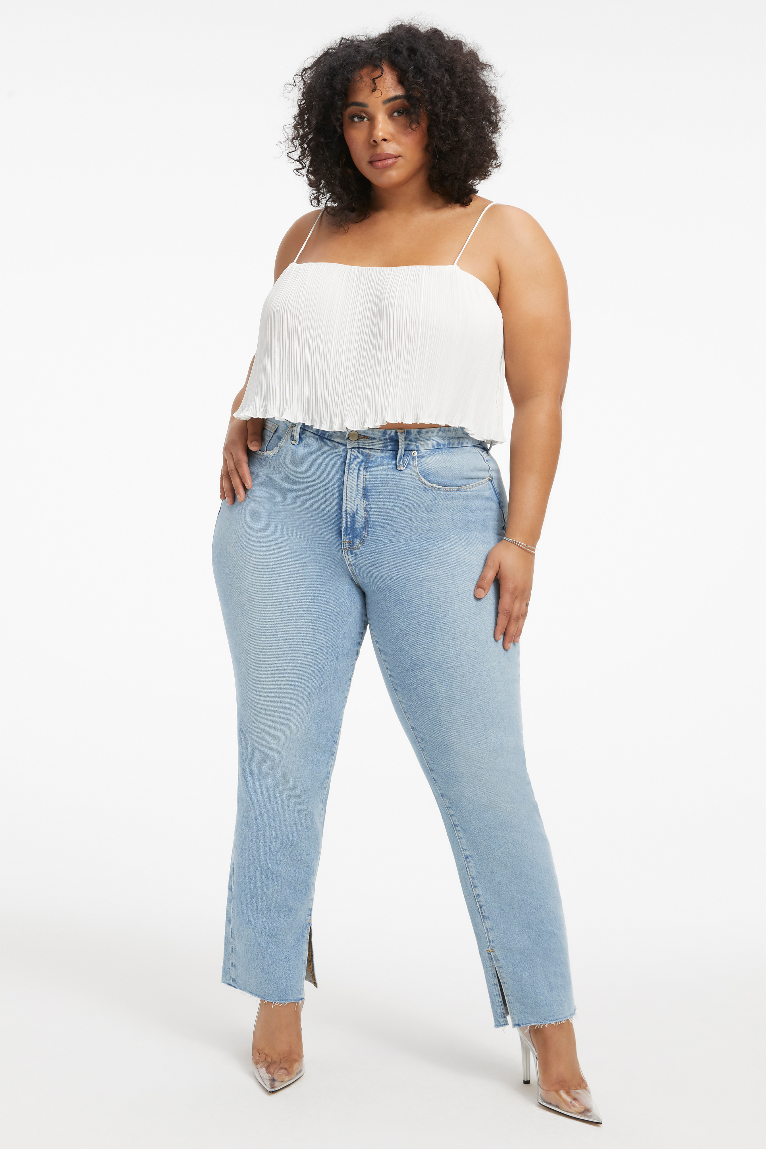 ALWAYS FITS PLISSÉ CROP CAMI in IVORY001 styled with our GOOD BOY JEANS in INDIGO118, or GOOD CURVE STRAIGHT JEANS in BLUE858