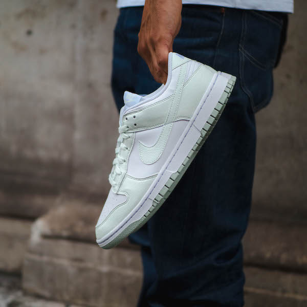 ホワイト系,23.5cm2021春の新作 Nike WMN Dunk Low Next Nature White 定期入れの 期間限定出品✩NIKEナイキダンクLOWネクストネイチャー24.5新品未使用 スニーカー
