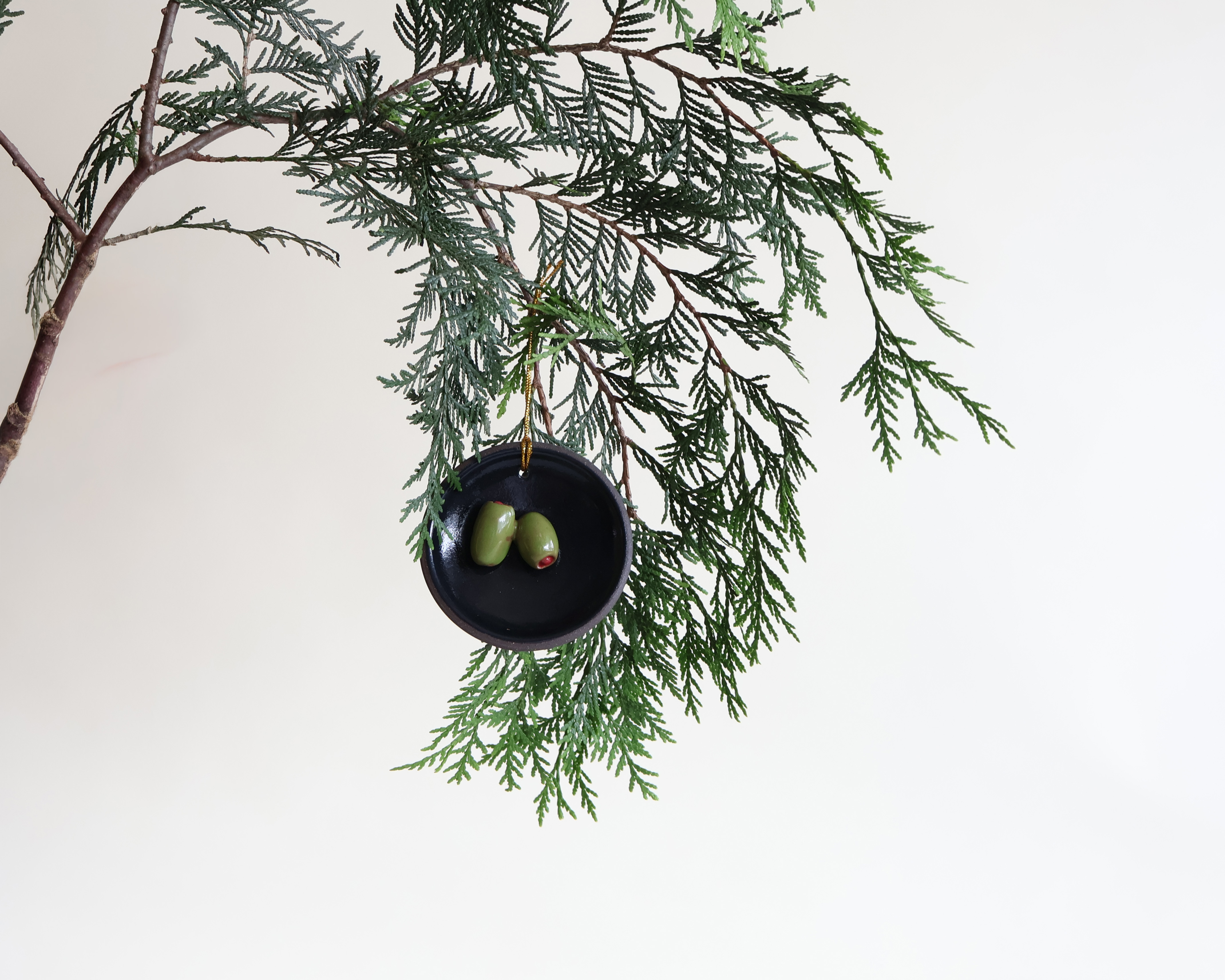 2026-holiday-ornament