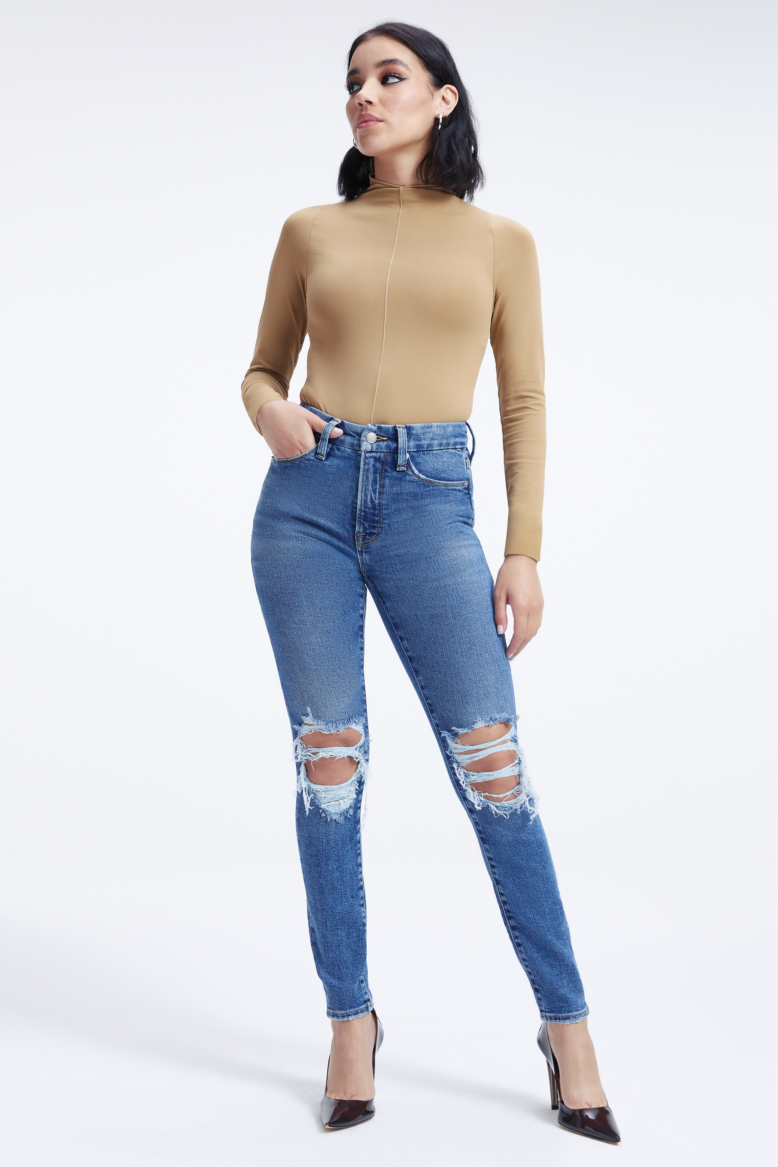 GOOD LEGS SPLIT BACK POCKETS in INDIGO234 styled with our SCULPTED TEE in PECAN001, or SCULPTED BODYSUIT in PECAN001