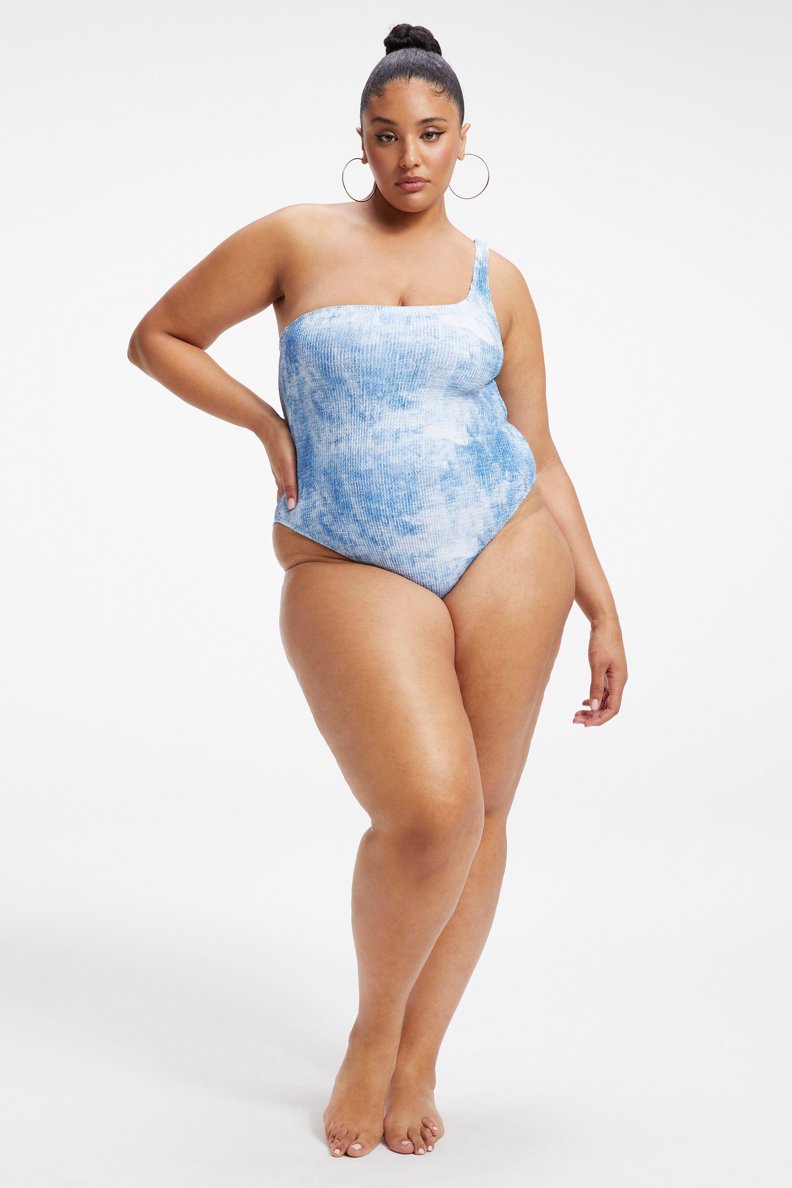 ALWAYS FITS HOT SHOULDER in INDIGO TIE DYE002 styled with our LEG DAZE SARONG in WHITE001