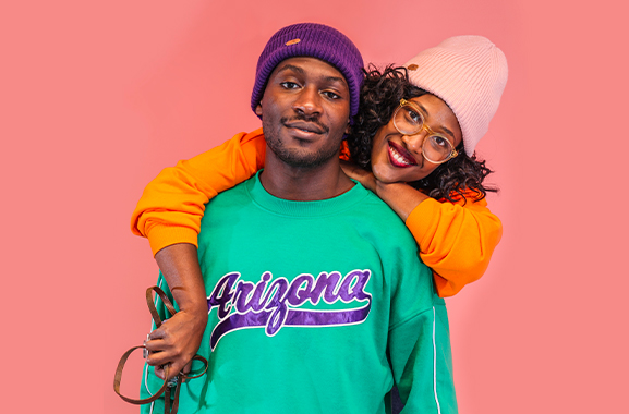 Cabaia Cabaïa réinvente les accessoires et vêtements pour les femmes, hommes et enfants : Bonnets, Sacs, Écharpes, Chaussettes, Serviettes de plage