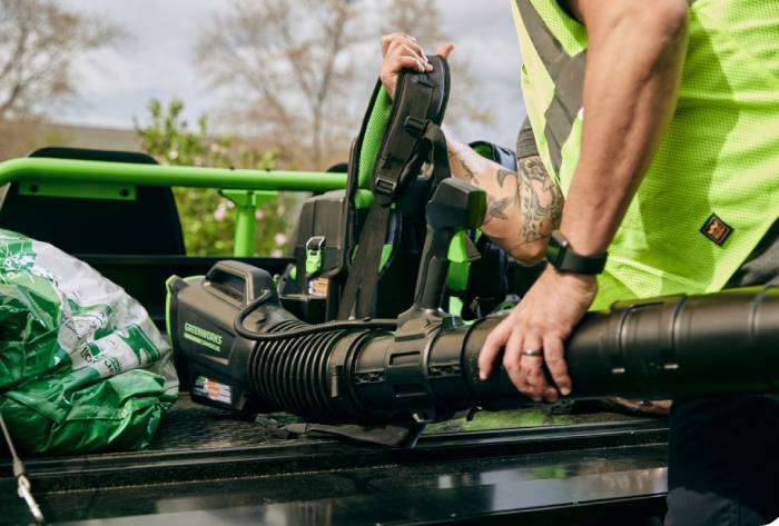 82V 690 CFM Dual Port Backpack Blower | Greenworks Commercial 82V 690 CFM Dual Port Backpack Blower | Greenworks Commercial