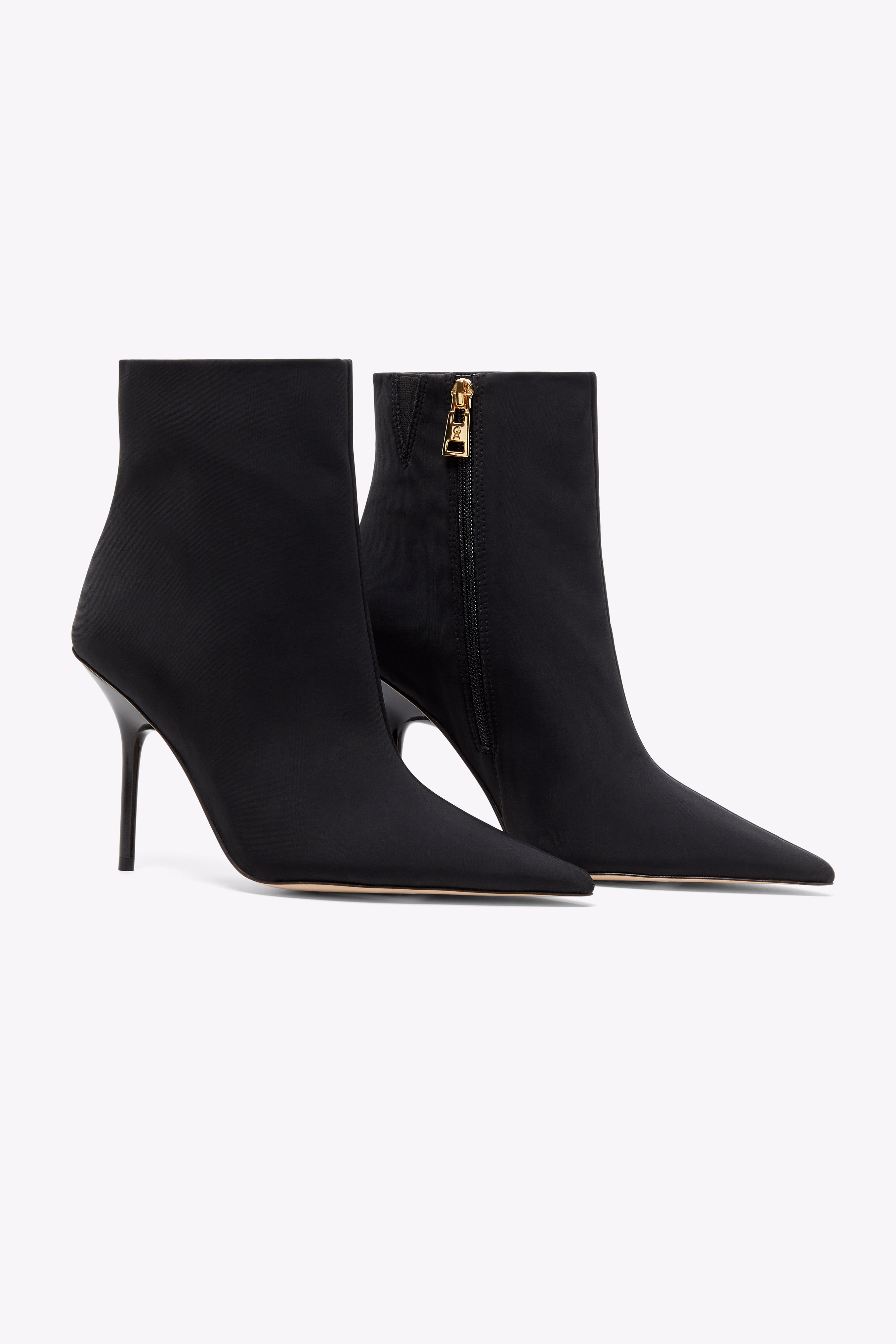 Styled with CLASSIC HEEL BOOTIE | BLACK001