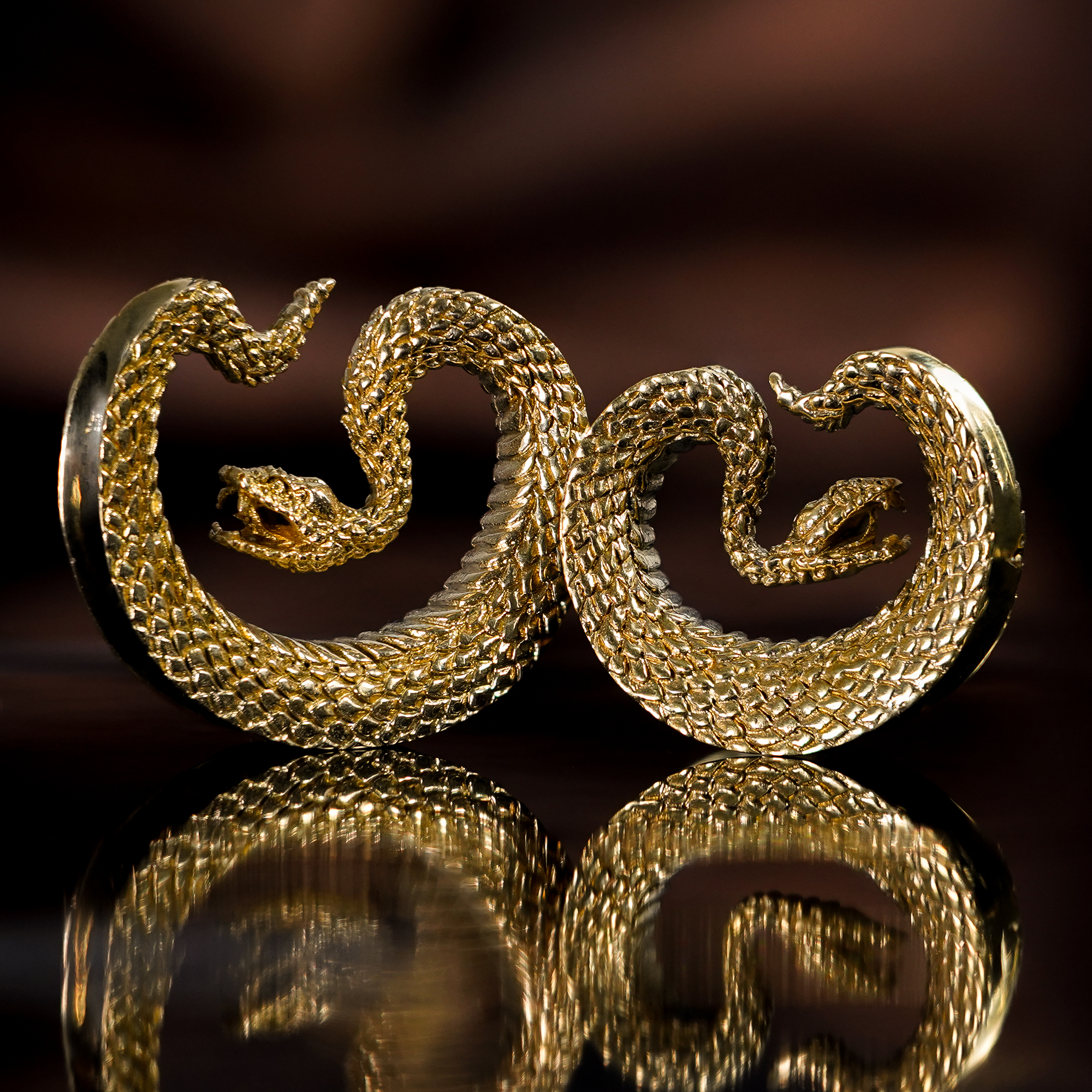 great   Gold Snake Saddle Metal Ear Gauge / Plug