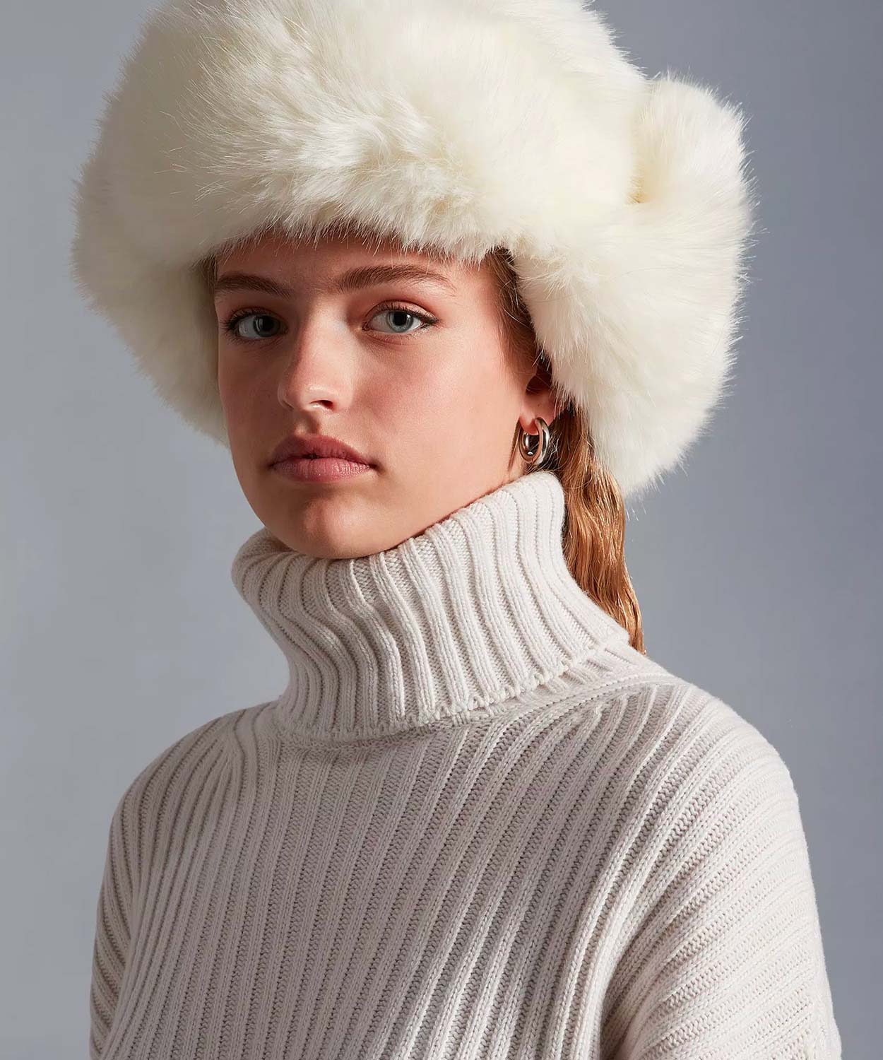 Women’s Wool Turtle Neck