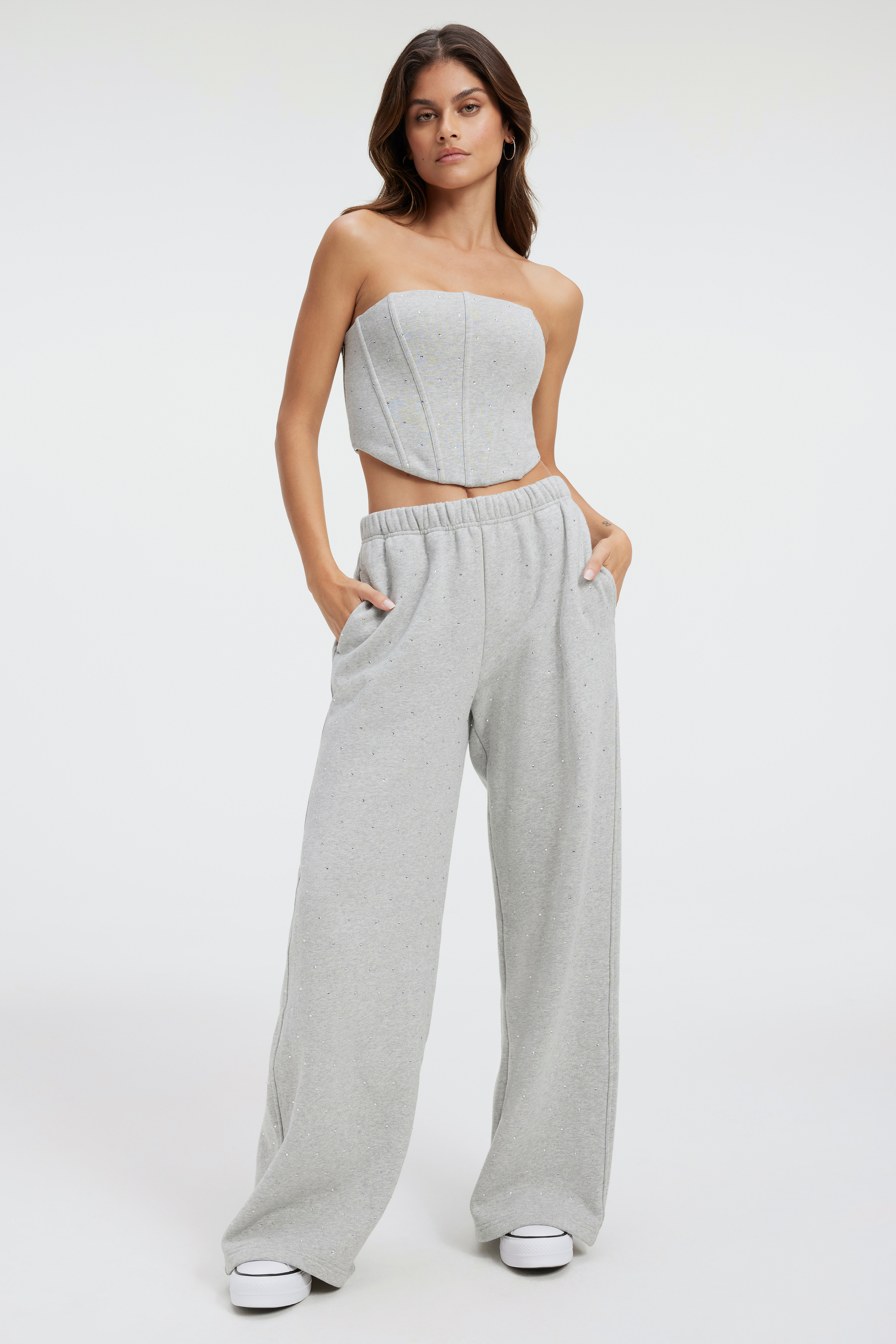DIAMOND FLEECE CORSET in HEATHER GREY001 styled with our DIAMOND WIDE SWEATPANTS in HEATHER GREY001, GOOD ICON DIAMOND CUTOUT JEANS in BLUE813, or GOOD '90s JEANS in INDIGO415