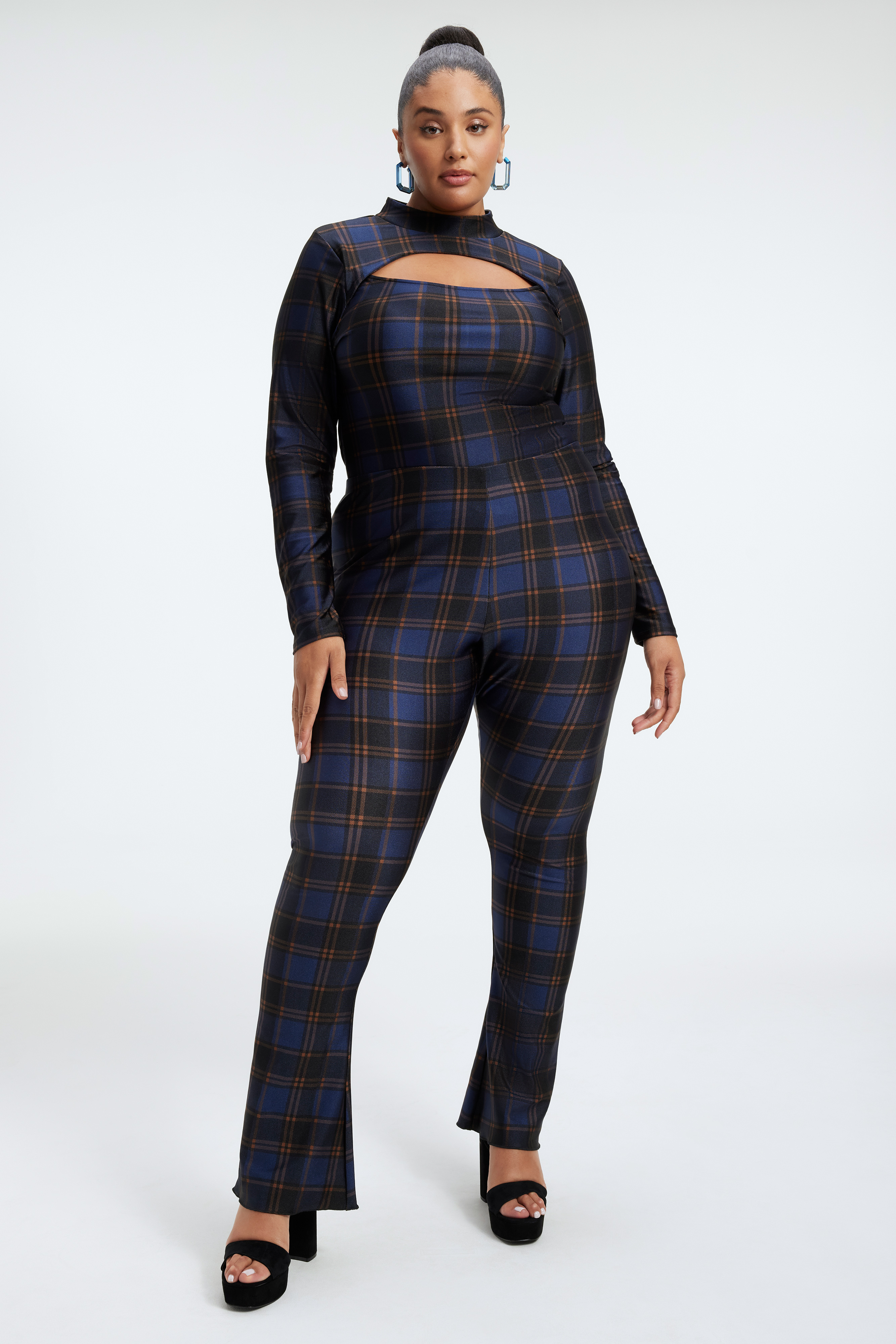 HIGH SHINE COMPRESSION LEGGINGS in BLUE RINSE LARGE PLAID styled with our HIGH SHINE COMPRESSION CUT-OUT TOP in BLUE RINSE LARGE PLAID, SCULPTED TEE in BLACK001, or MESH CROPPED TEE in BLACK001