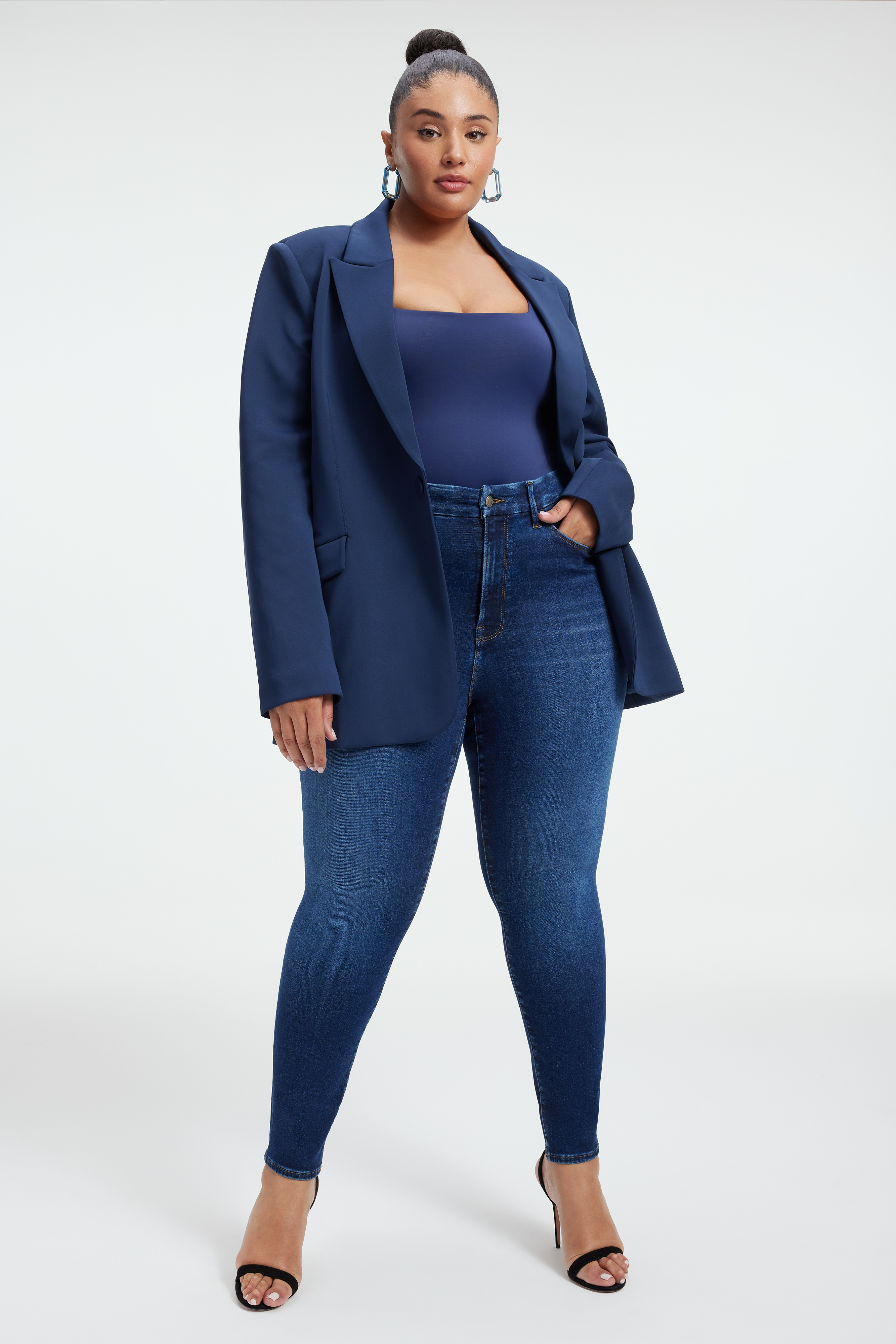 ALWAYS FITS GOOD LEGS SKINNY JEANS in INDIGO446 styled with our SCUBA FITTED BLAZER in NAVY001