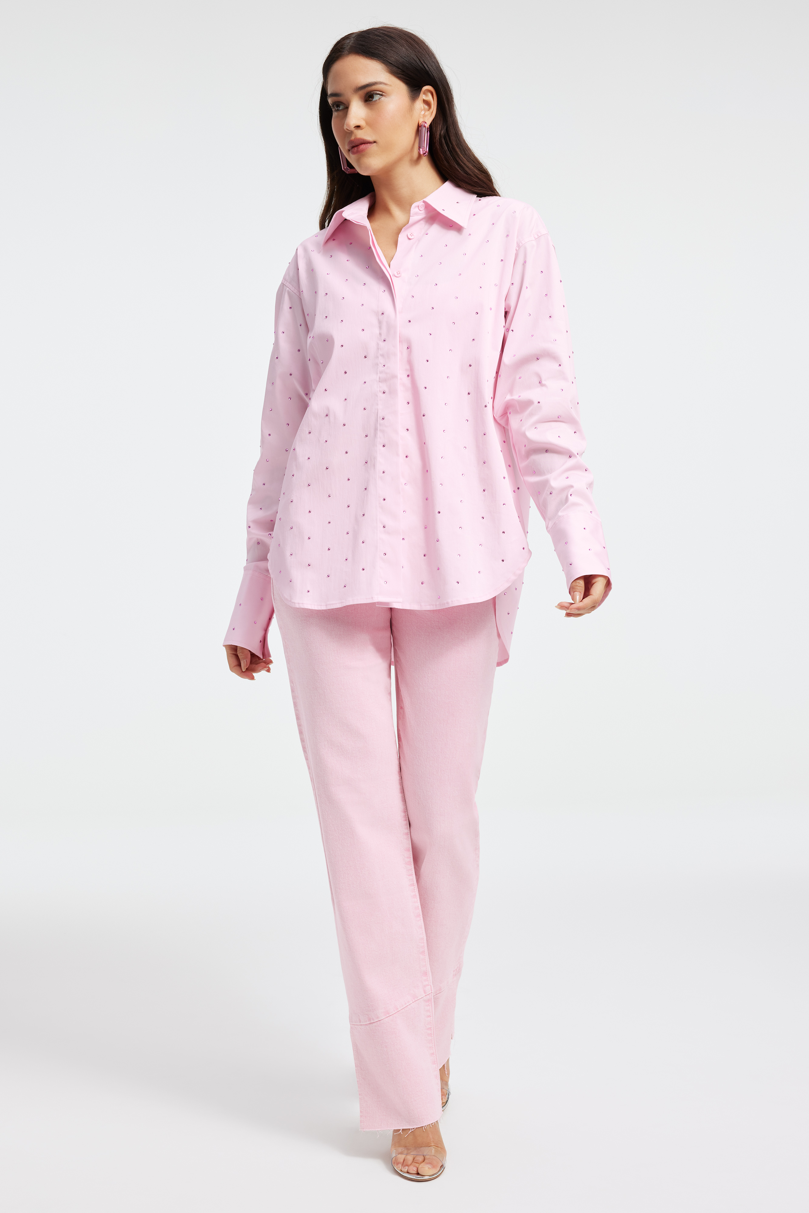 CRYSTAL GOOD SHIRT in ROSEQUARTZ001 styled with our GOOD BOY JEANS in MINERALROSEQUARTZ001, GOOD 90s JEANS in MINERALROSEQUARTZ001, or GOOD LEGS FLARE JEANS in MINERALROSEQUARTZ001