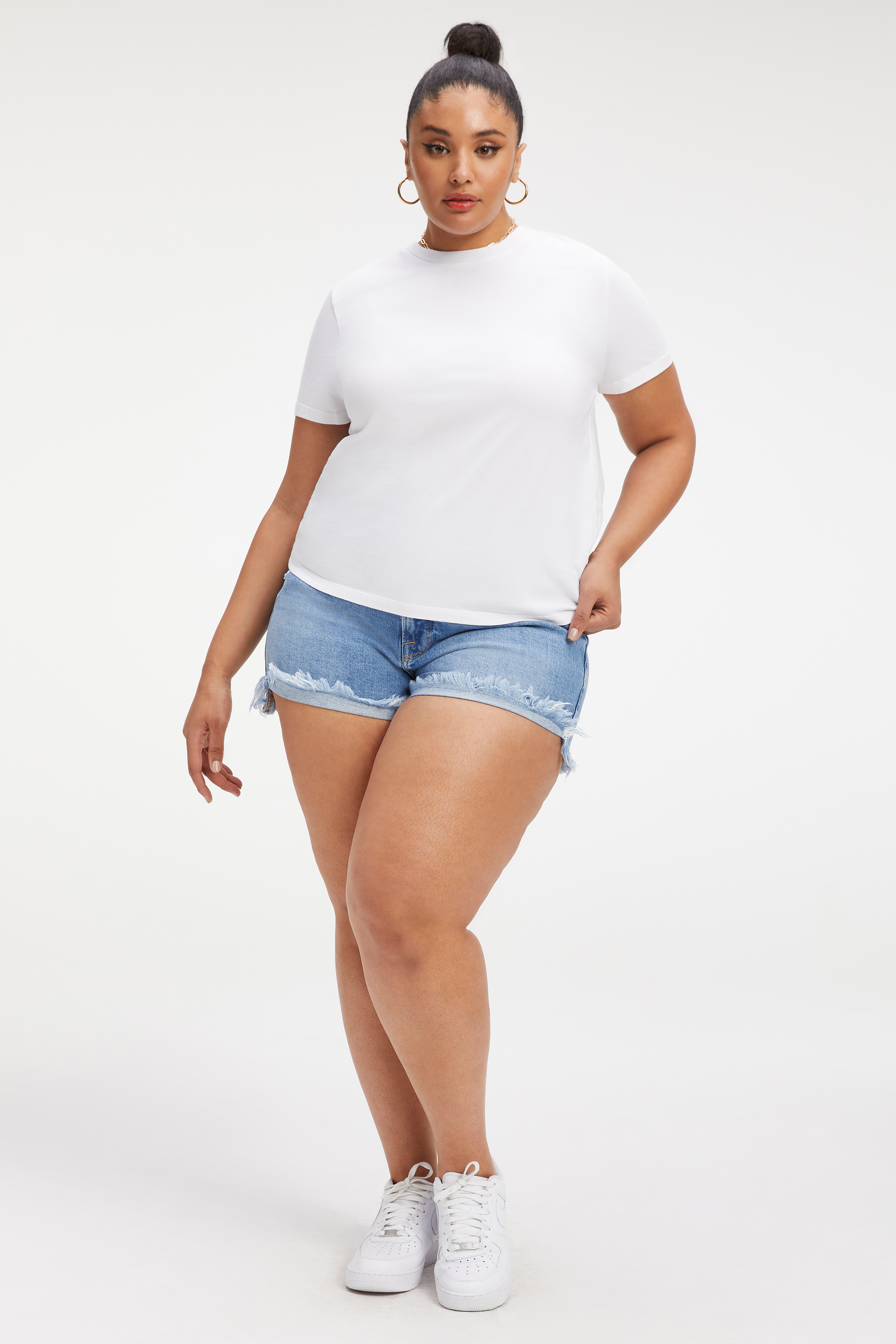 COTTON CLASSIC TEE in WHITE001 styled with our GOOD CLASSIC BOOTCUT JEANS in INDIGO412, SOFT SCULPT PULL-ON FLARE JEANS in INDIGO377, or GOOD WAIST SKINNY JEANS in INDIGO426