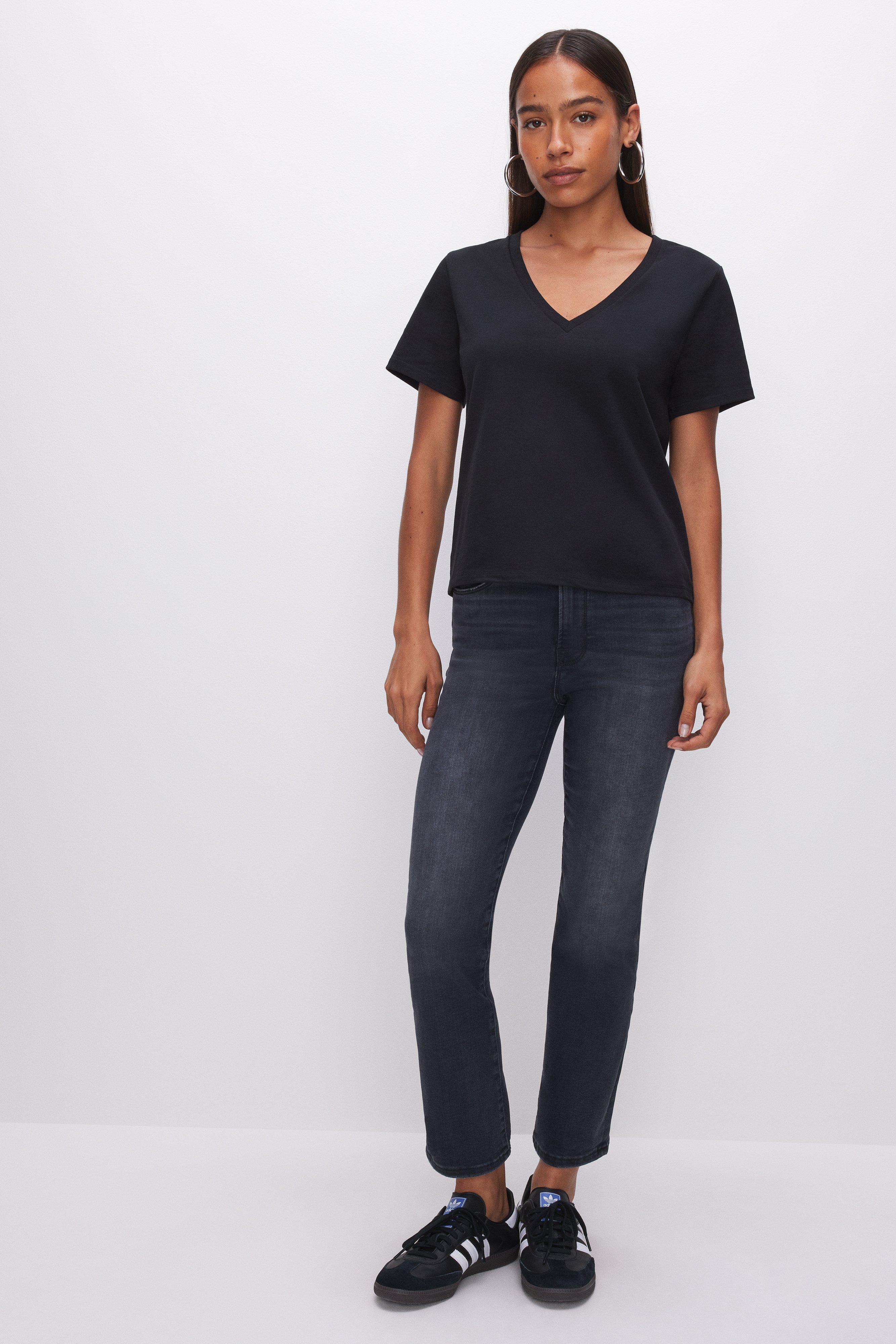 Styled with COTTON CLASSIC V-NECK TEE | BLACK001