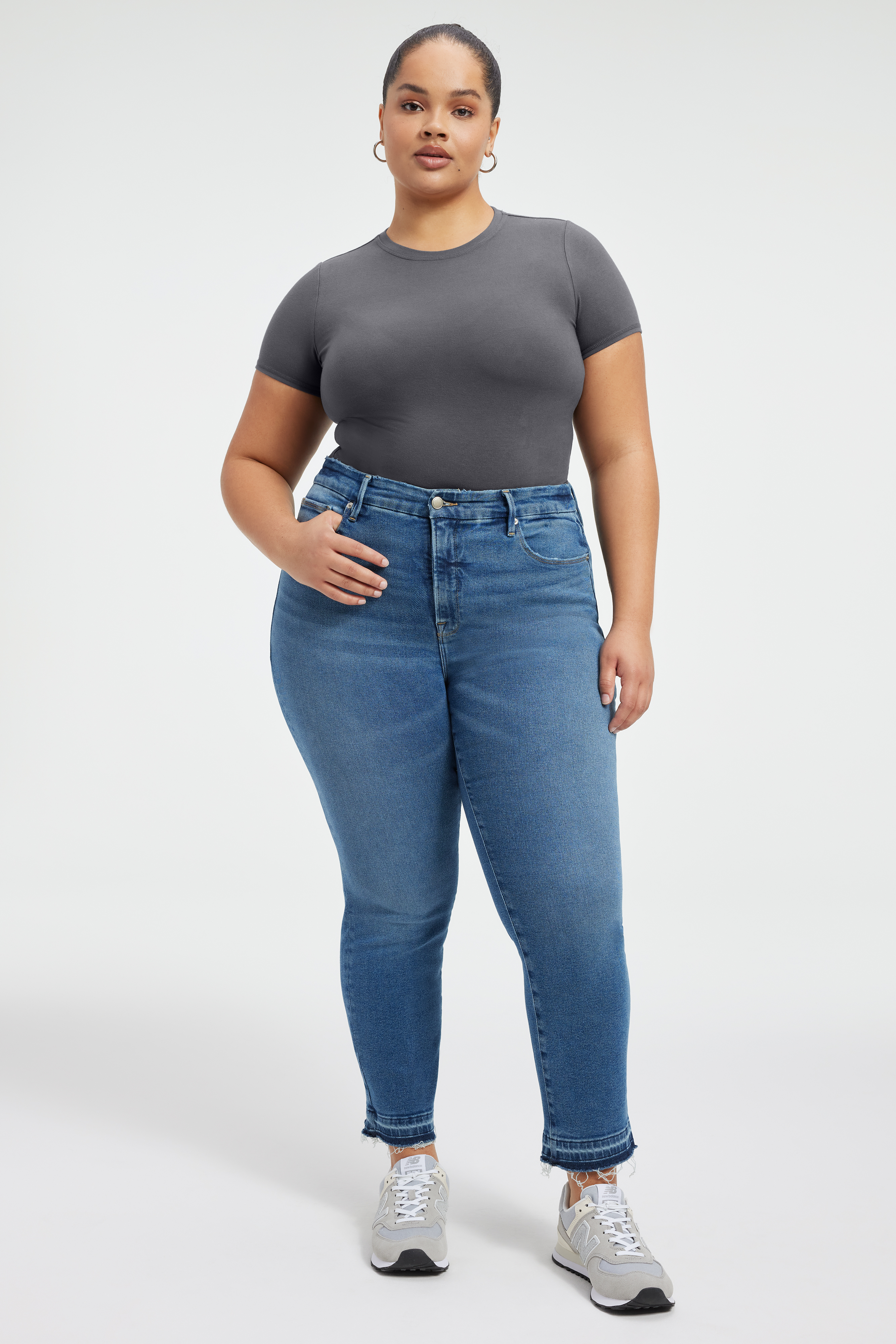 GOOD LEGS CIGARETTE JEANS in INDIGO482 styled with our SUPER STRETCH BABY TEE in HEATHER GREY001, SUPER STRETCH LONG SLEEVE in HEATHER GREY001, or COTTON CROPPED LONG SLEEVE TEE in HEATHER GREY001