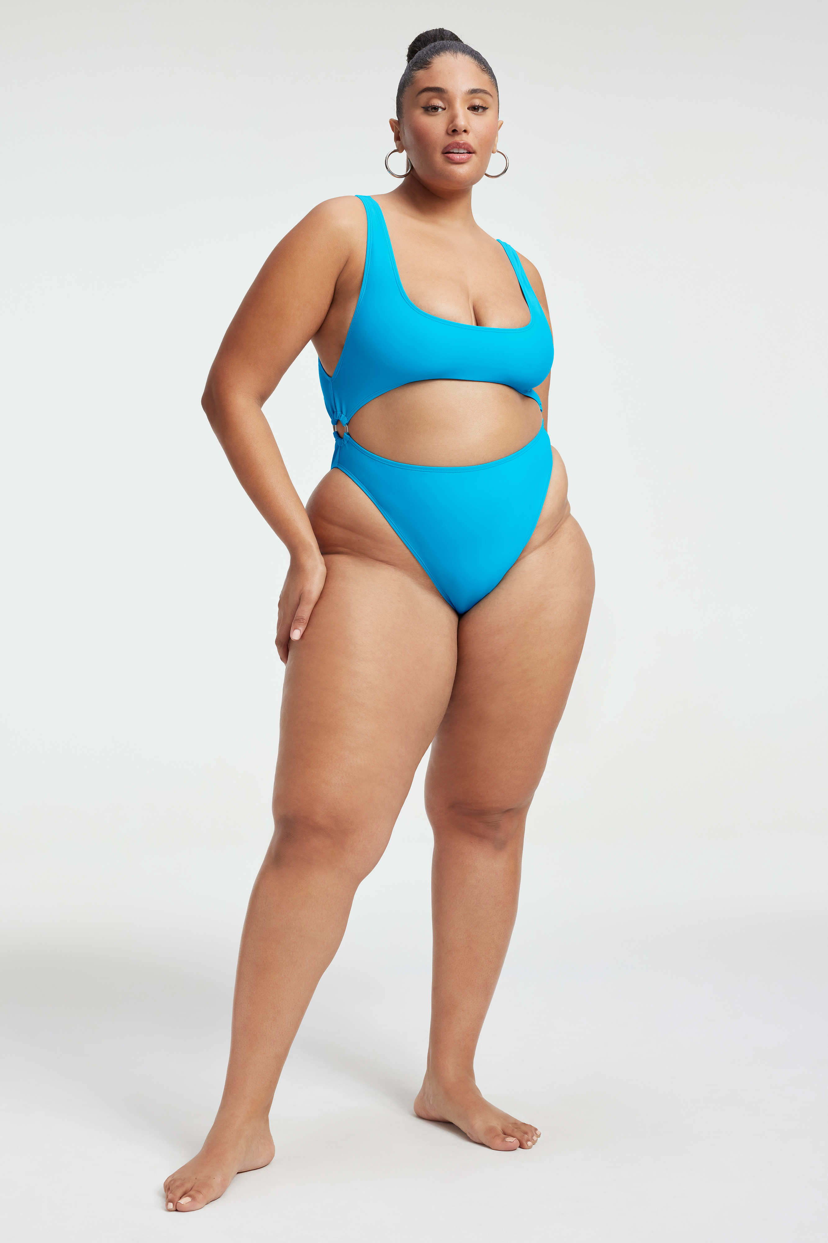 Styled with MONOKINI | ATOMICBLUE001