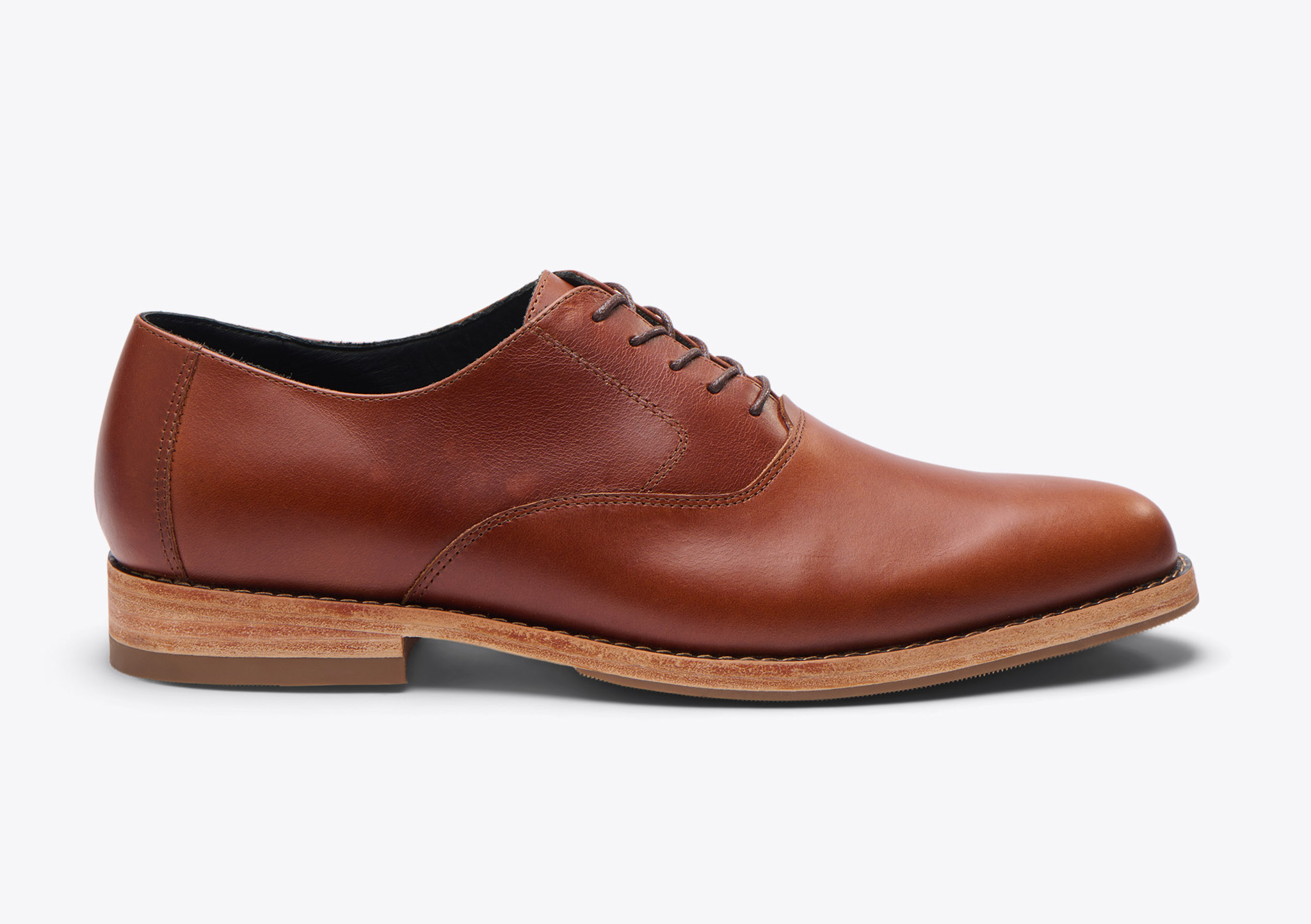 Nisolo Everyday Oxford Brandy - Every Nisolo product is built on the foundation of comfort, function, and design. 