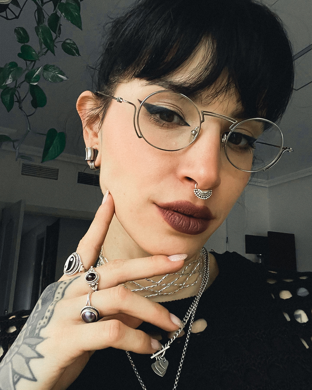 girl wearing nice Small Silver Lobe Cuff