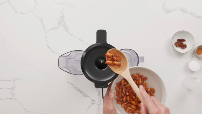 Video thumbnail for Recipe: Almond Milk