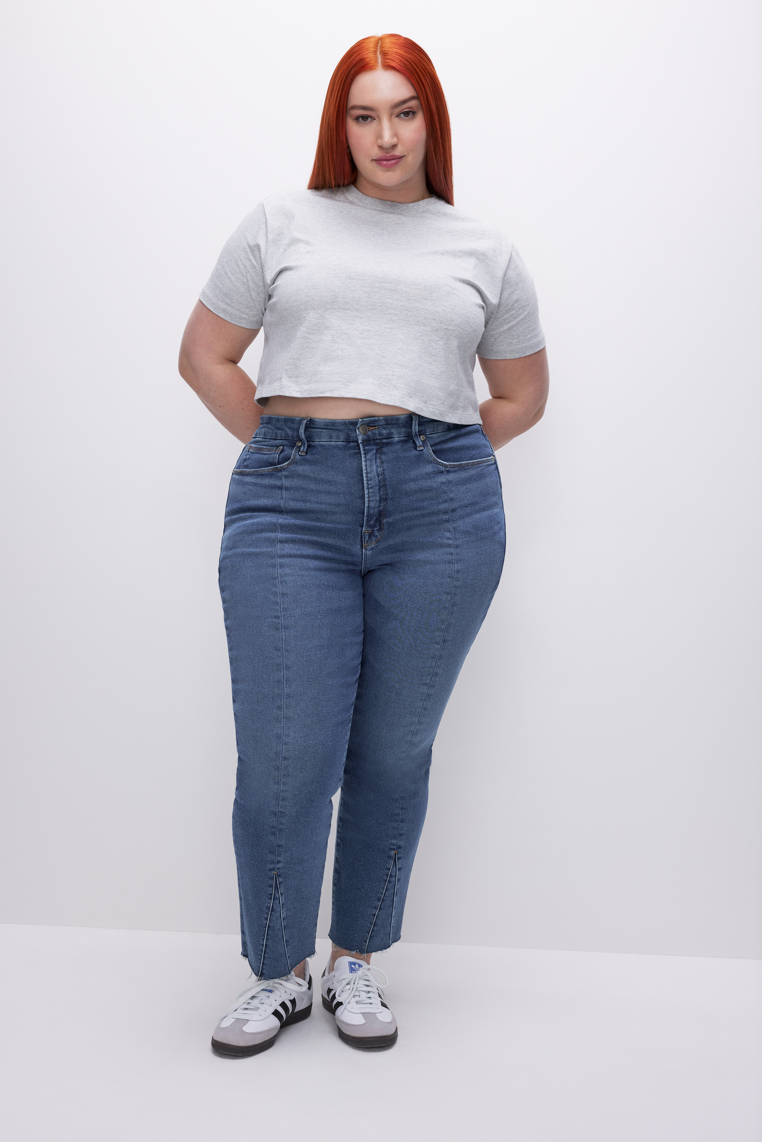 GOOD LEGS STRAIGHT JEANS in INDIGO455 styled with our COTTON CROPPED TEE in HEATHER GREY001, COTTON CROPPED LONG SLEEVE in HEATHER GREY001, or MICRO RIB CREWNECK TANK in HEATHER GREY001