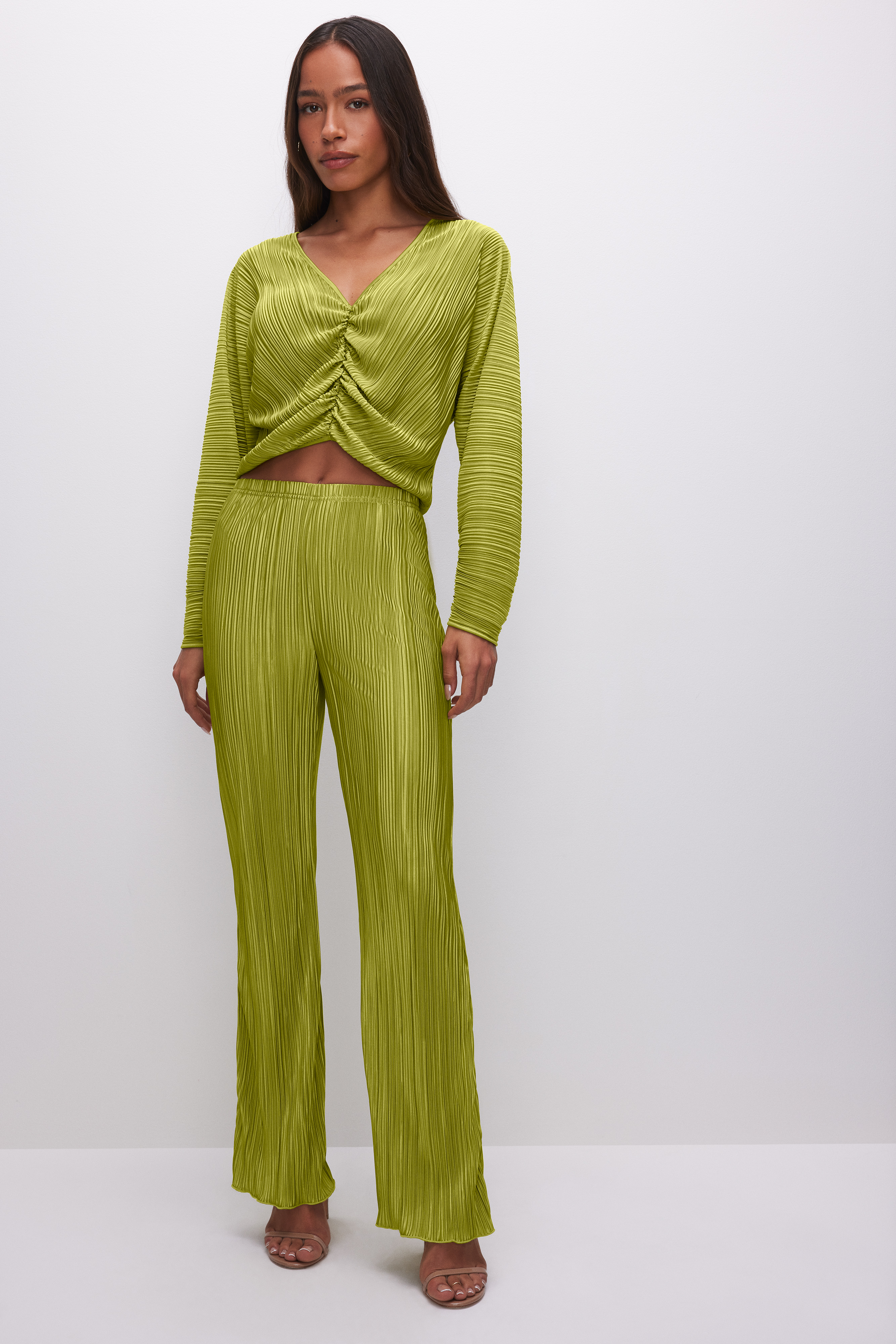 Styled with ALWAYS FITS PLISSÉ RUCHED TOP | CHARTRUSSE001
