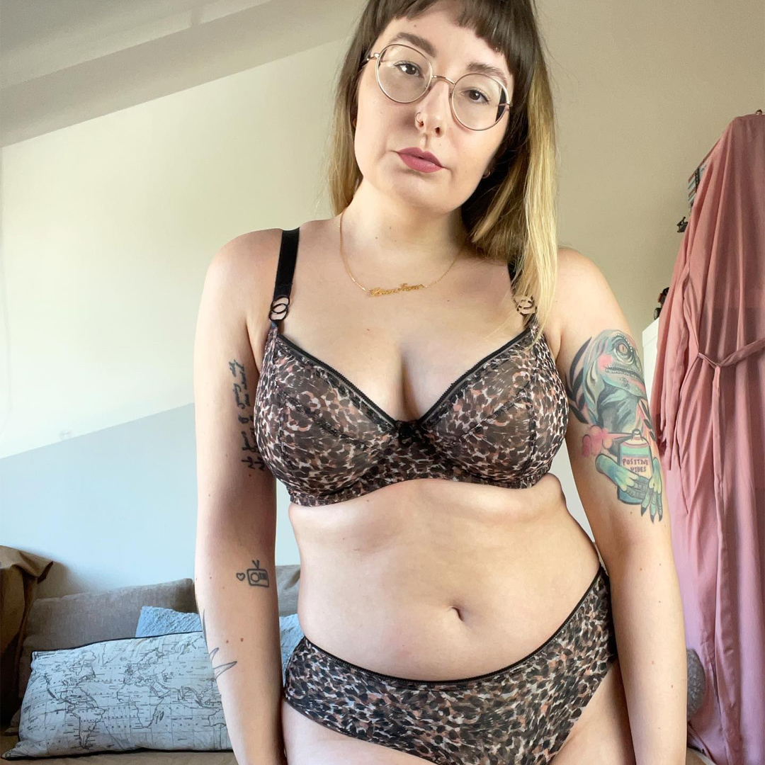 NSFW][Fit Check] Cleo Lucy, 34F, 36E or Curvy Kate Princess in 34(need next  cup) : r/ABraThatFits
