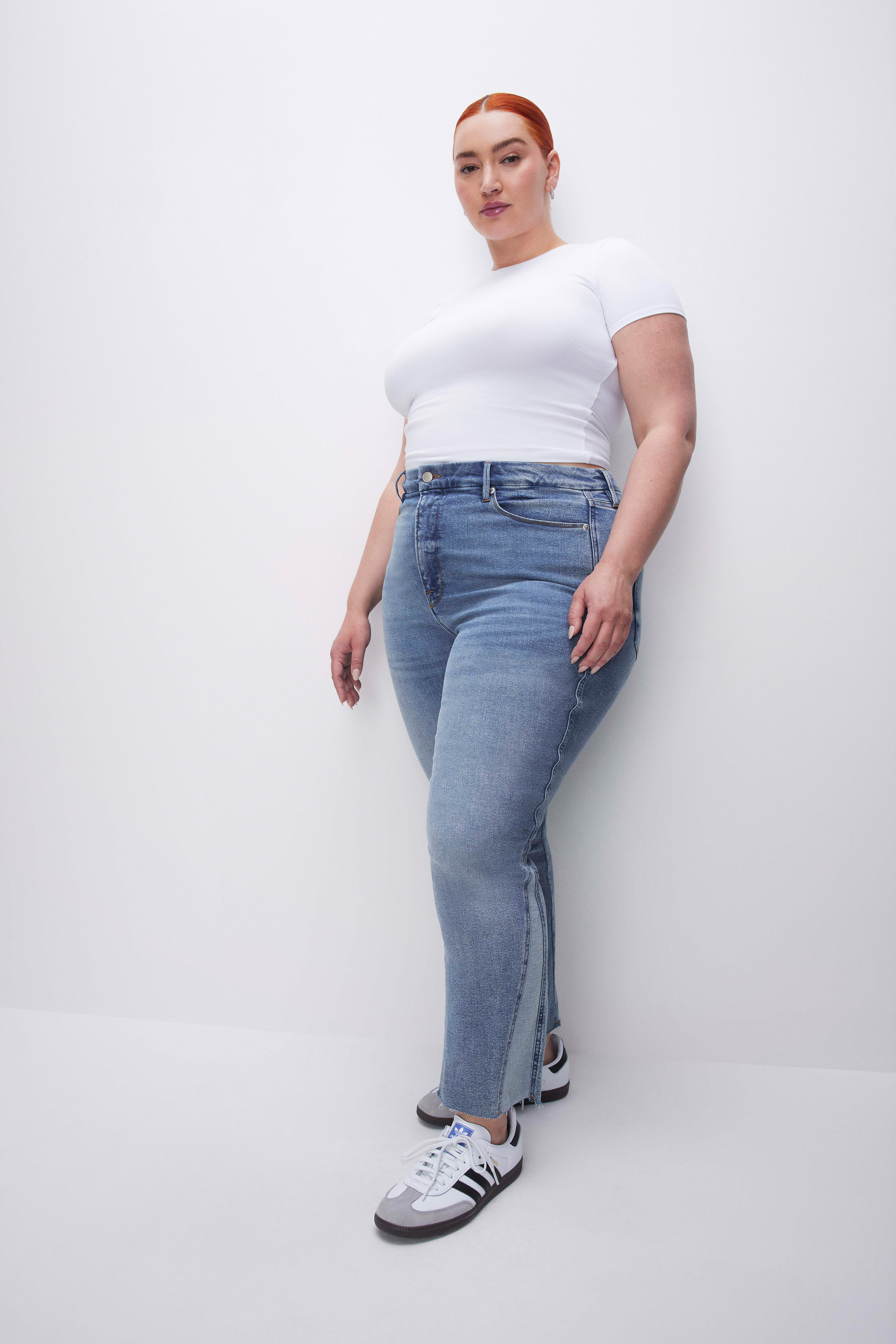 Styled with GOOD CURVE STRAIGHT JEANS | INDIGO494
