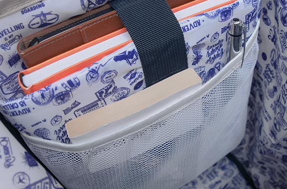 Cabaia Cabaïa réinvente les accessoires et vêtements pour les femmes, hommes et enfants : Bonnets, Sacs, Écharpes, Chaussettes, Serviettes de plage