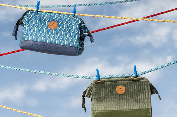 Cabaia Cabaïa réinvente les accessoires et vêtements pour les femmes, hommes et enfants : Bonnets, Sacs, Écharpes, Chaussettes, Serviettes de plage