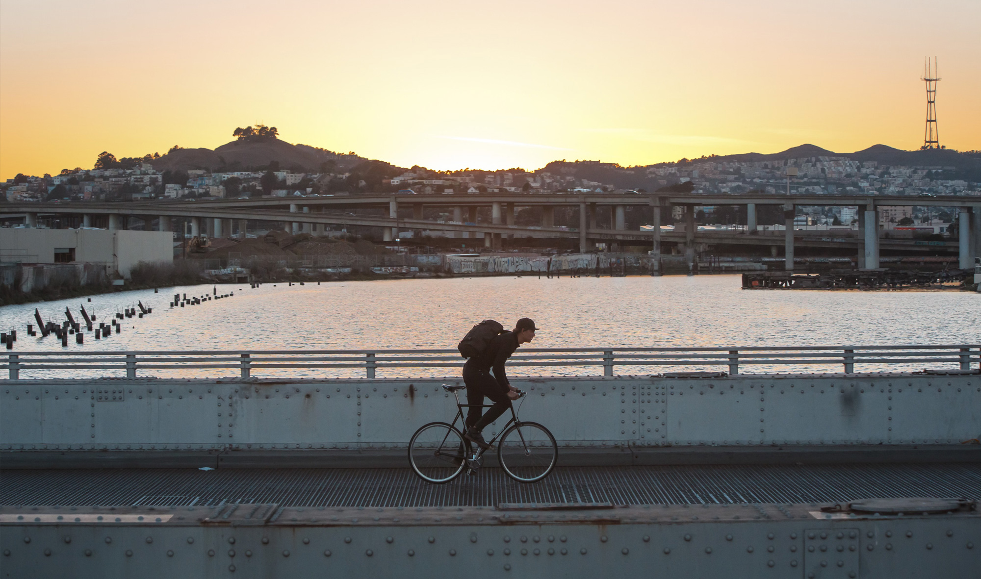 Shed AP : 35L Advanced Weatherproof Messenger Bag | MISSION WORKSHOP