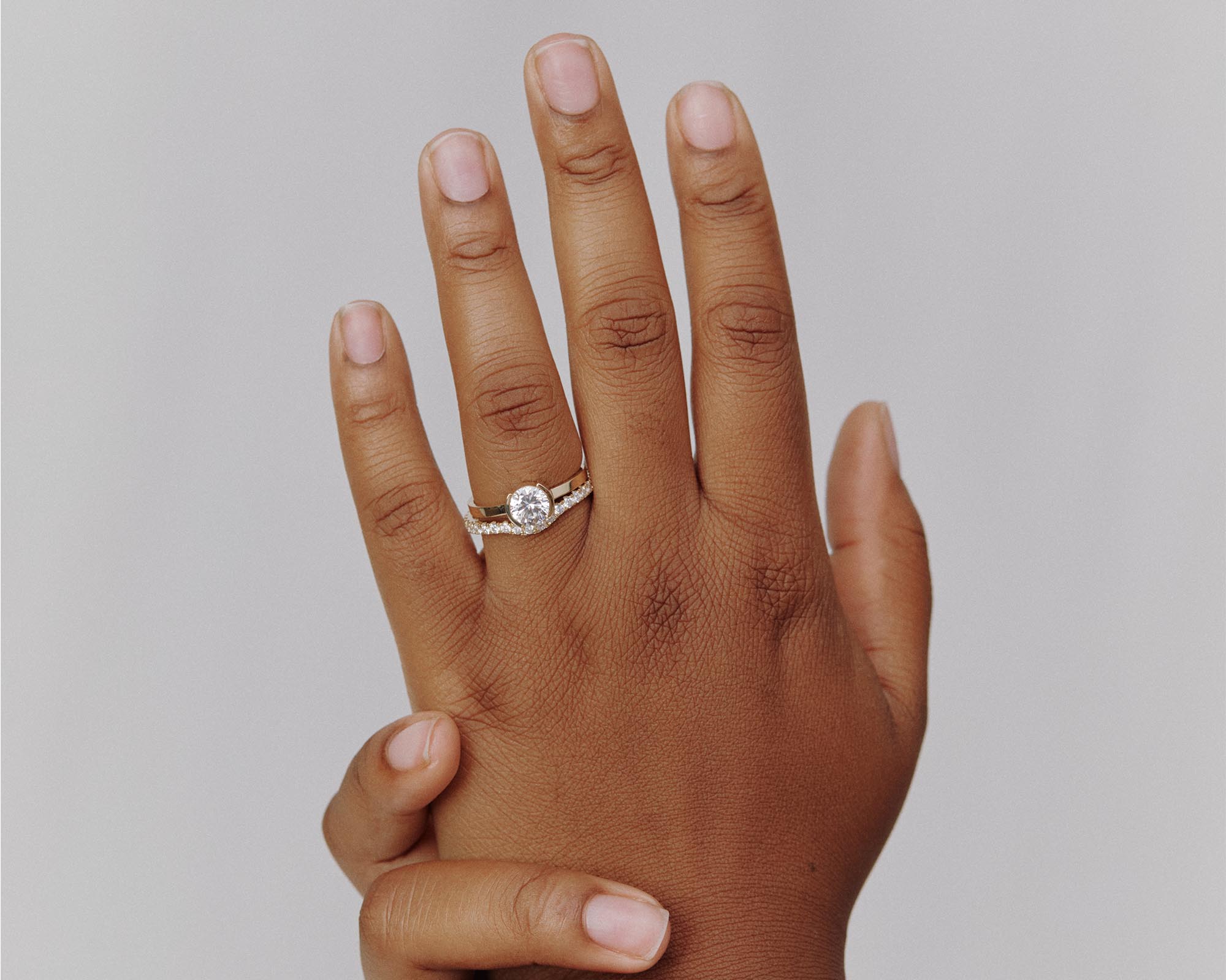 ◎COURONNE◎ Cercle Shoulder 30_RCBSX23216YEL The Center Cushion Half Bezel Engagement Ring | Holden