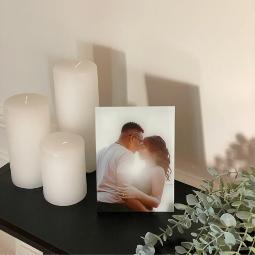 Glass print couple on table