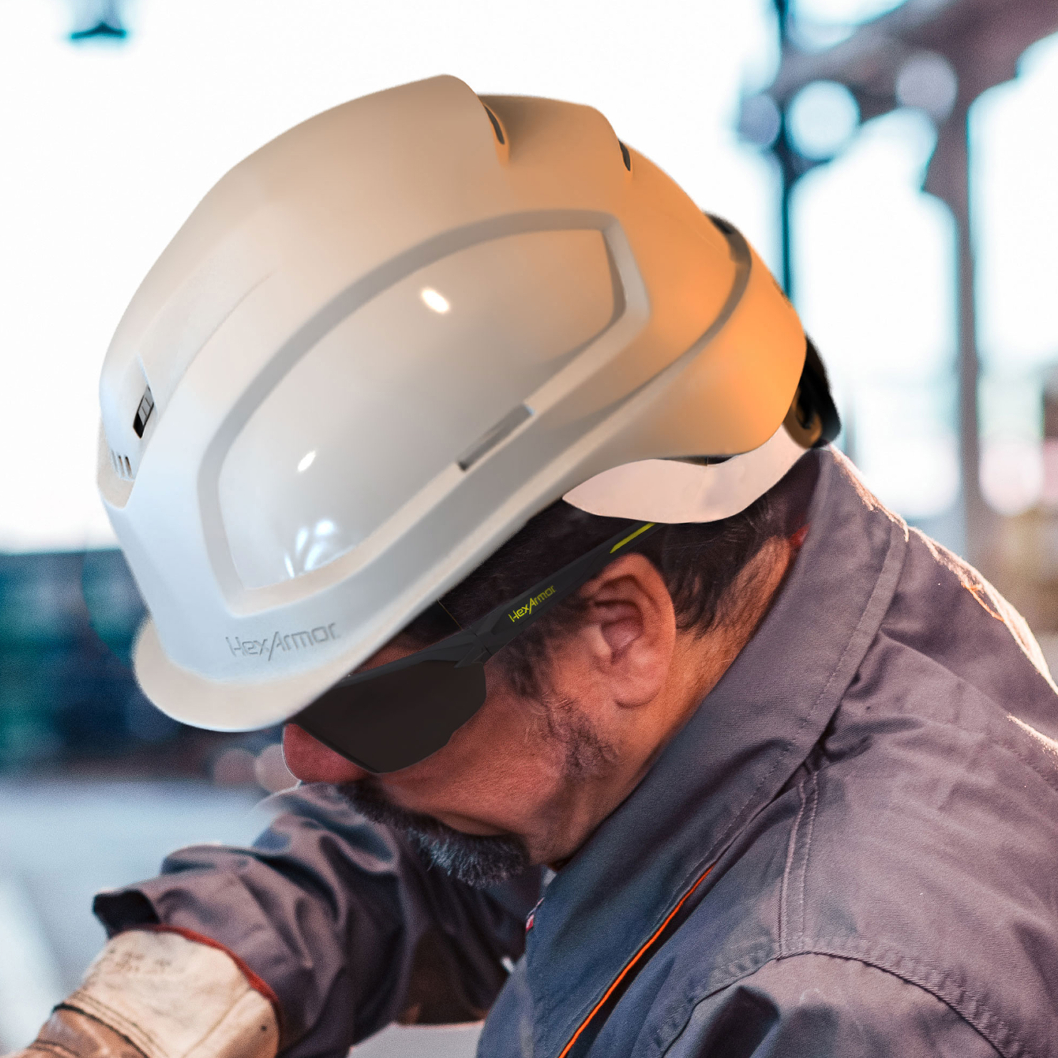 ADAPTABLE TO MOST FACE SHAPES