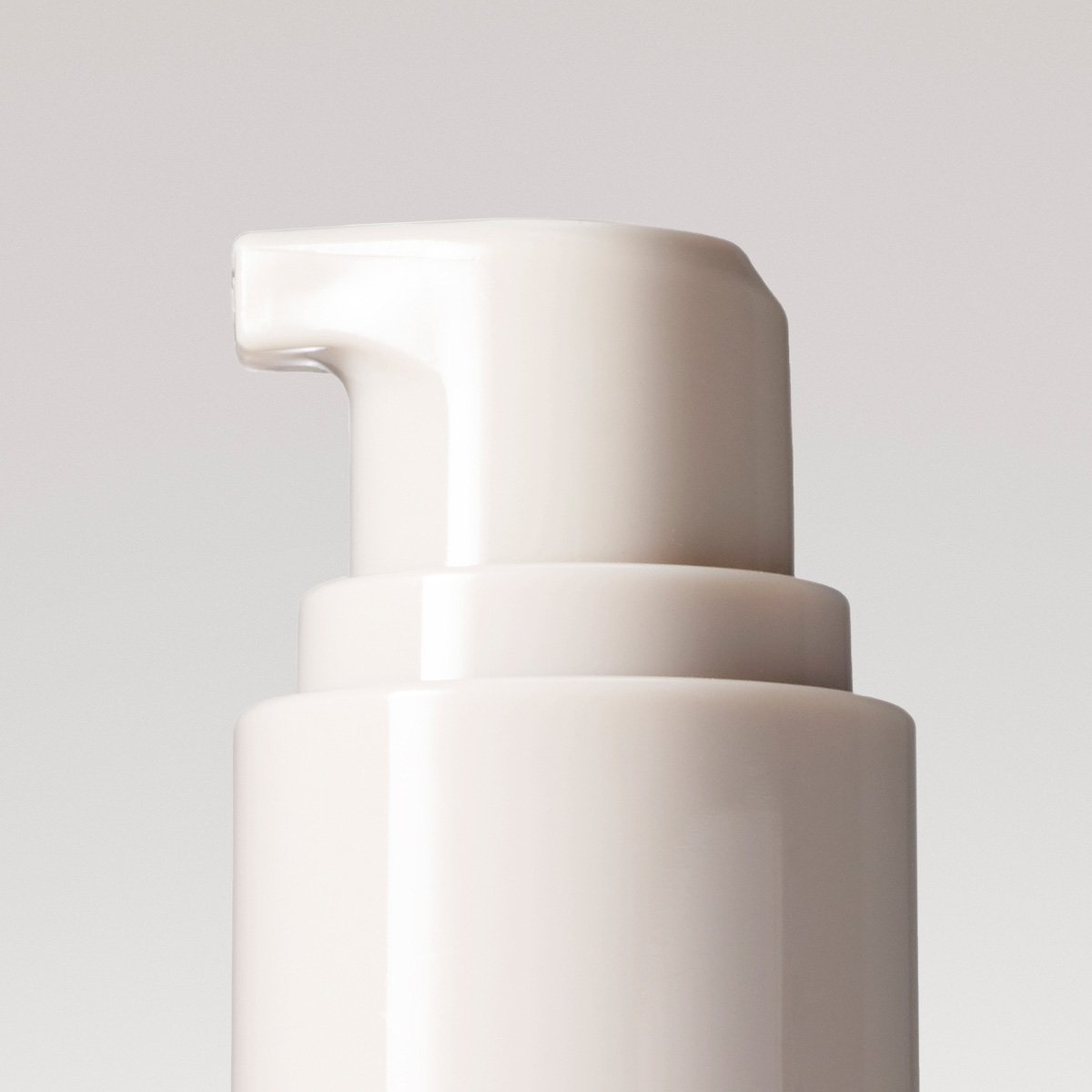Zoomed in image of the Radiant Reveal Brightening Serum pump