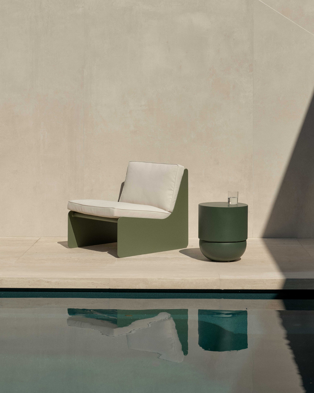 Outdoor Dougie Lounge Chair