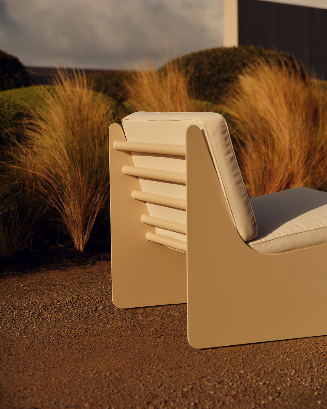 Outdoor Dougie Lounge Chair