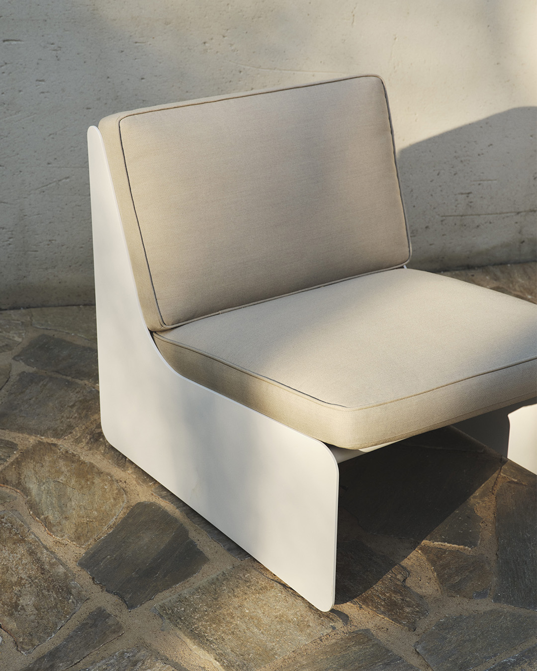 Outdoor Dougie Lounge Chair