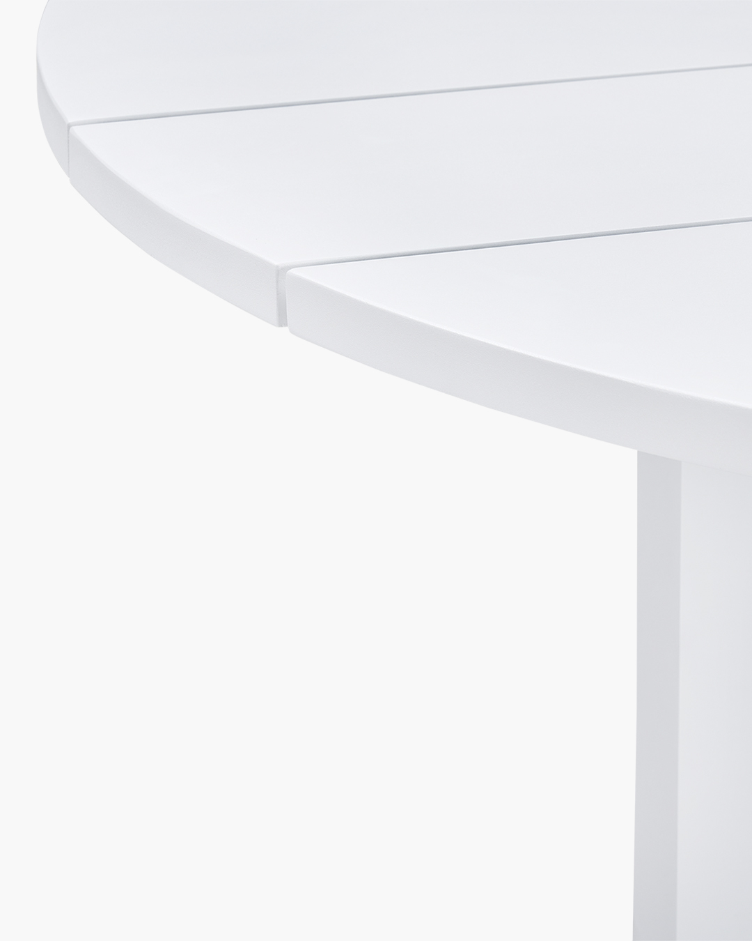 Outdoor Johnny Round Dining Table