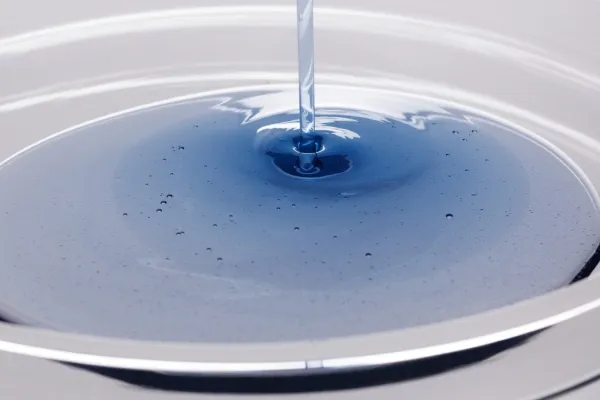 Pouring AlgiZome into science equipment