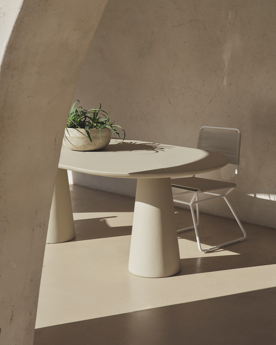 Kora Rectangular Dining Table