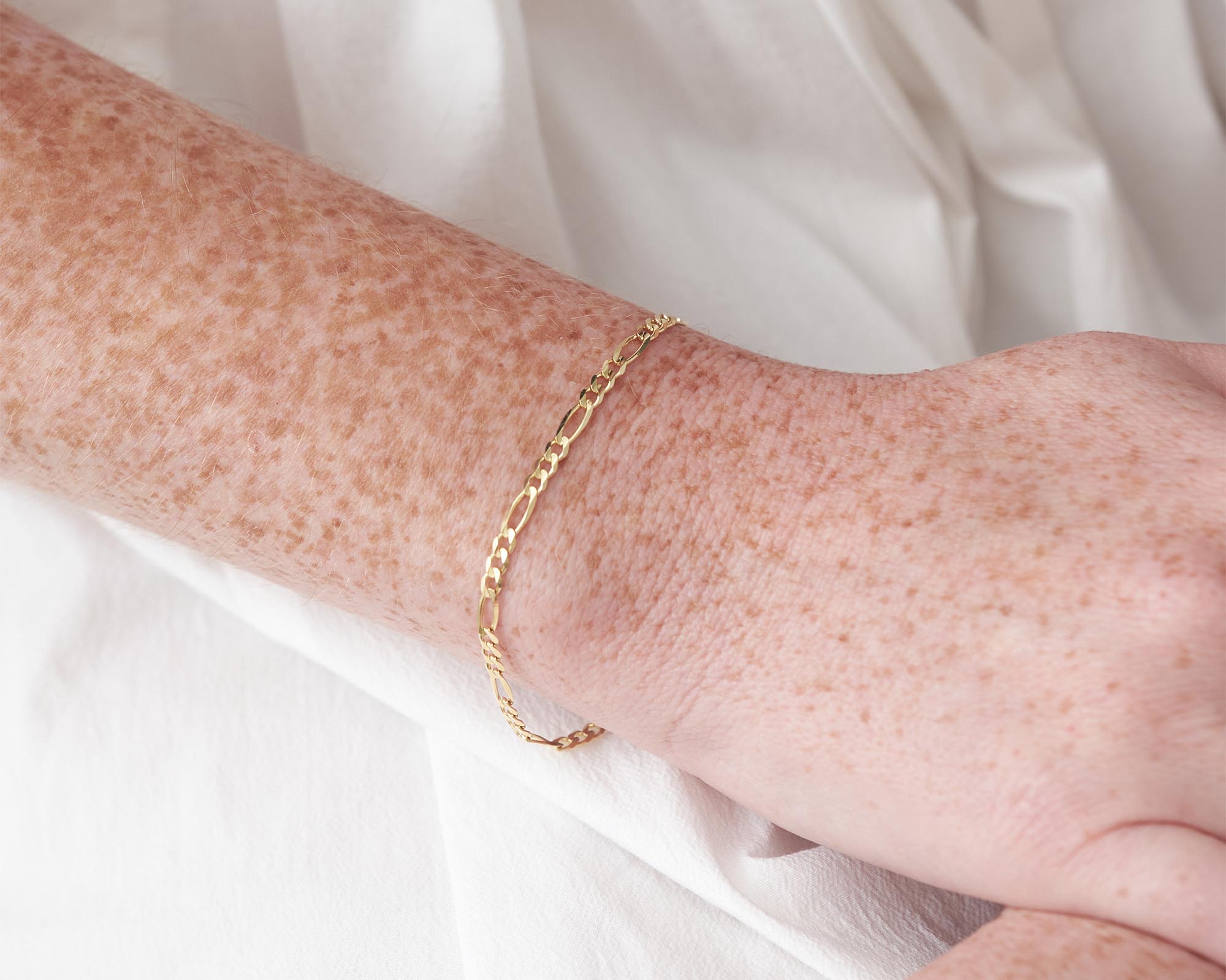 The Figaro 14k Gold Chain Bracelet | Holden